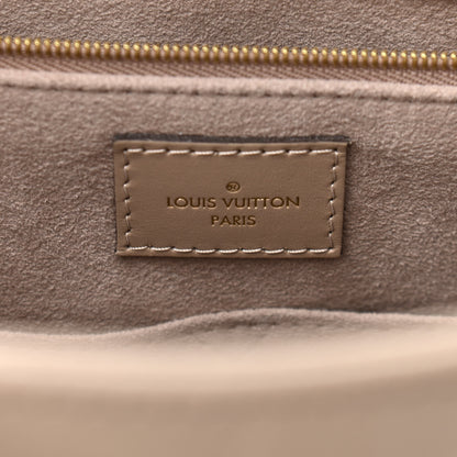 Louis Vuitton Empreinte Monogram Giant Onthego MM Tourterelle 6 of 12