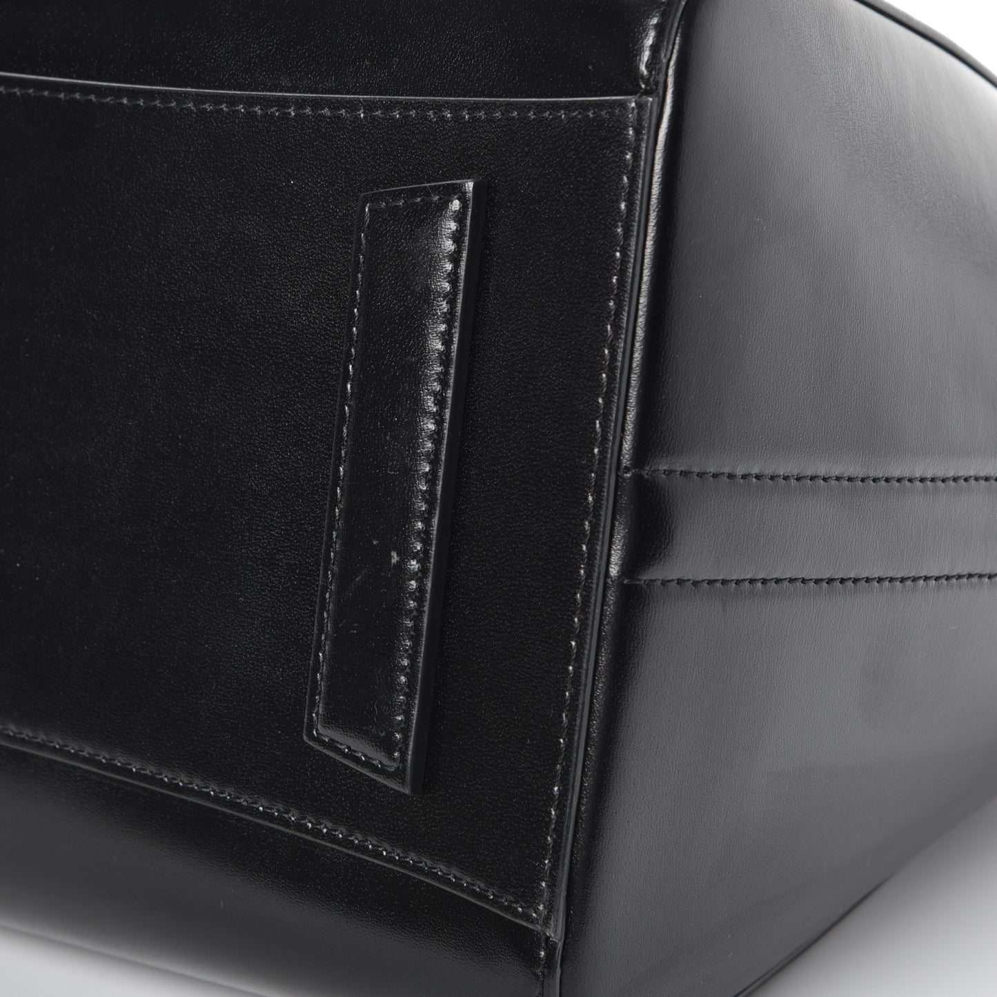 Shiny Lord Calfskin Medium Antigona Black