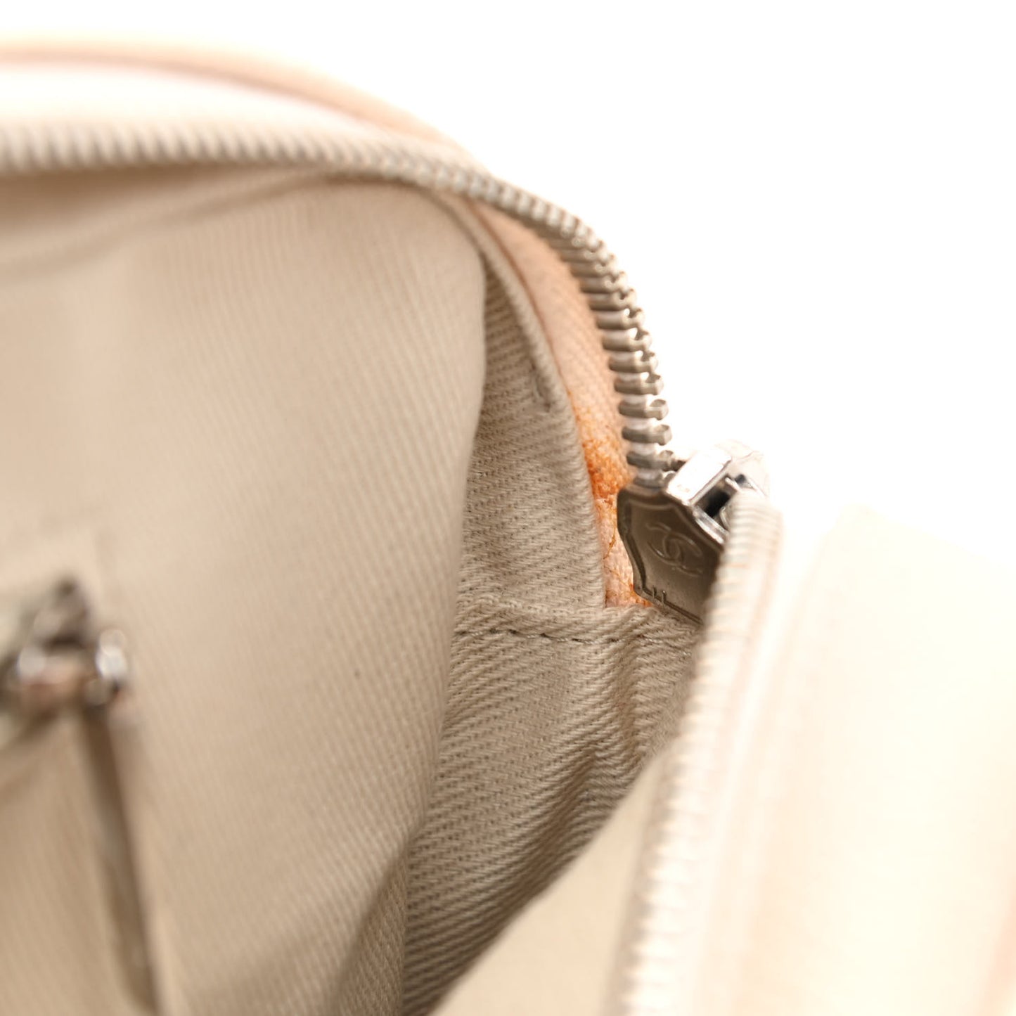 Caviar Quilted Medium Easy Flap Light Beige