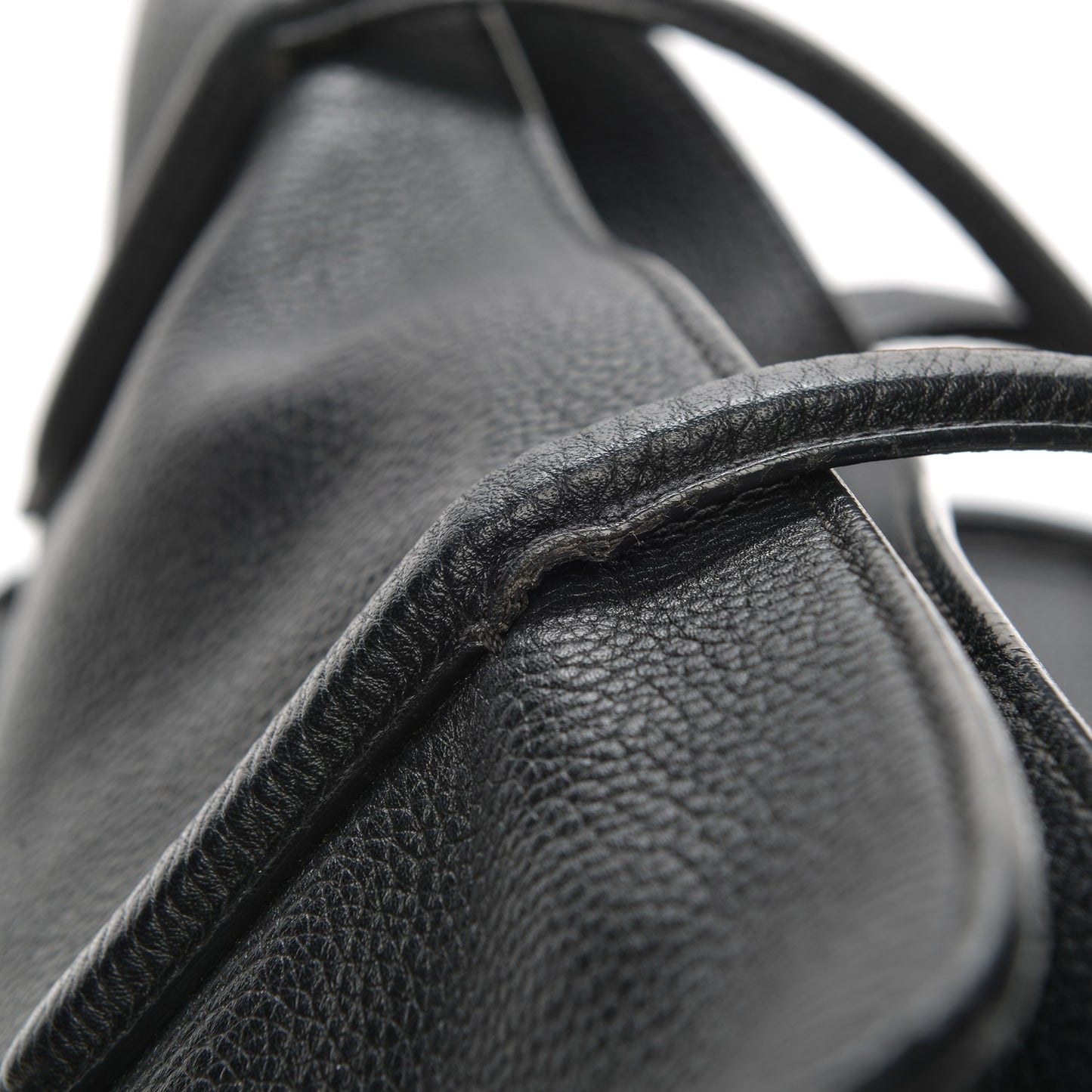 Pebbled Calfskin Large Skull Padlock Zip Around Tote Black