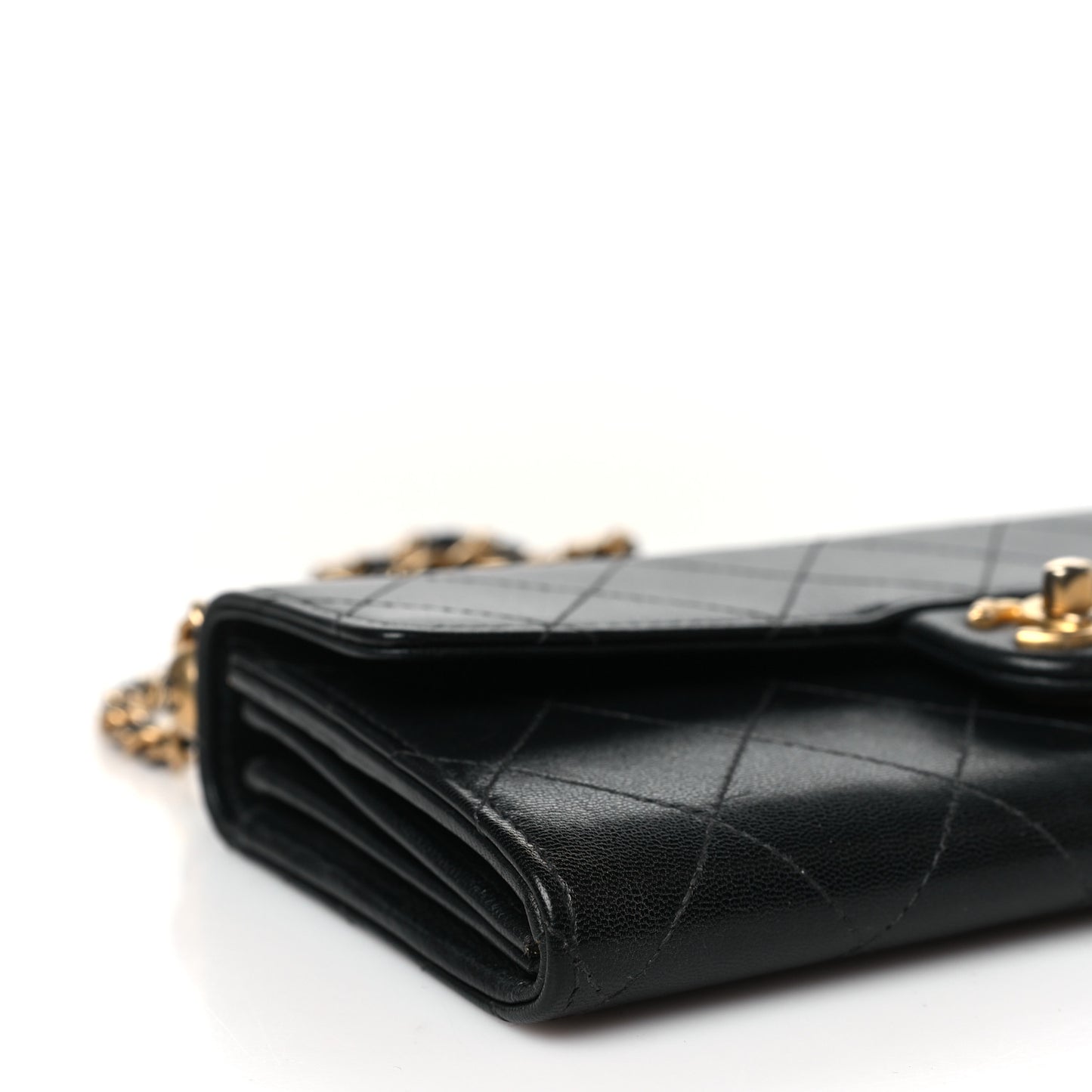 Goatskin Quilted Chic Pearls Clutch With Chain Black