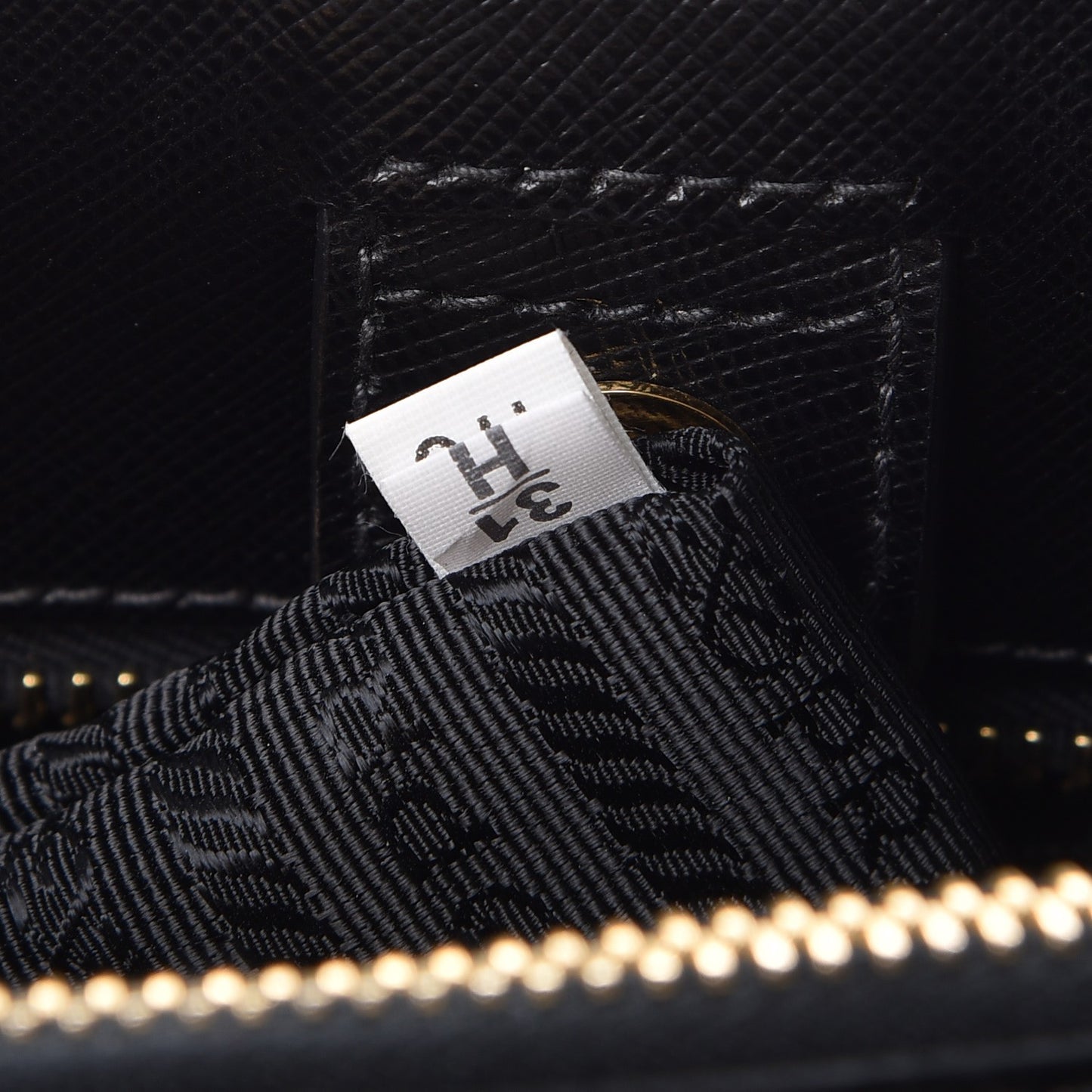 Saffiano Lux Medium Tote Nero Black