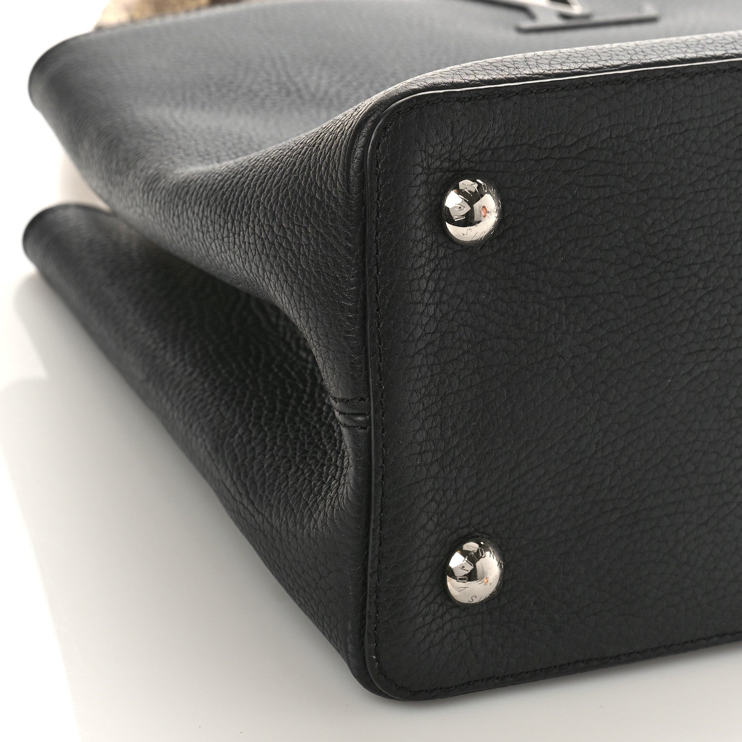 Louis Vuitton Taurillon Snakeskin Capucines MM Black 7 of 8
