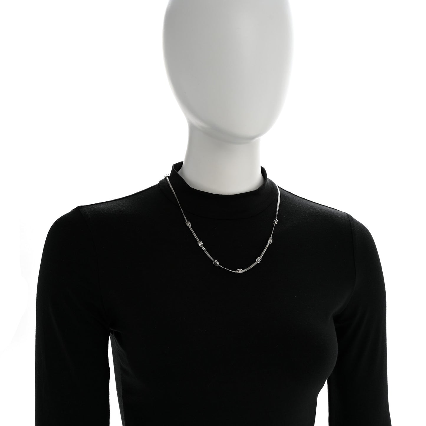 Metal CC Short Chain Necklace Silver