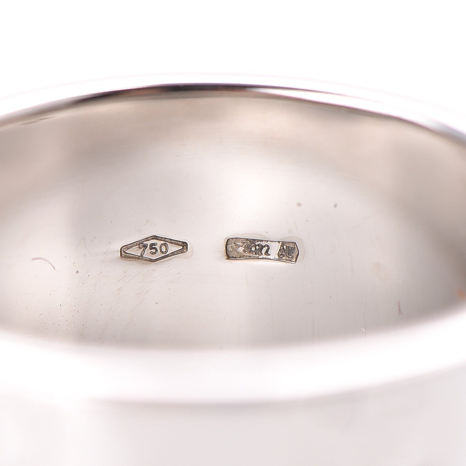 Gucci 18K White Gold 9mm Icon Band Ring 50.6 5.5 3 of 5