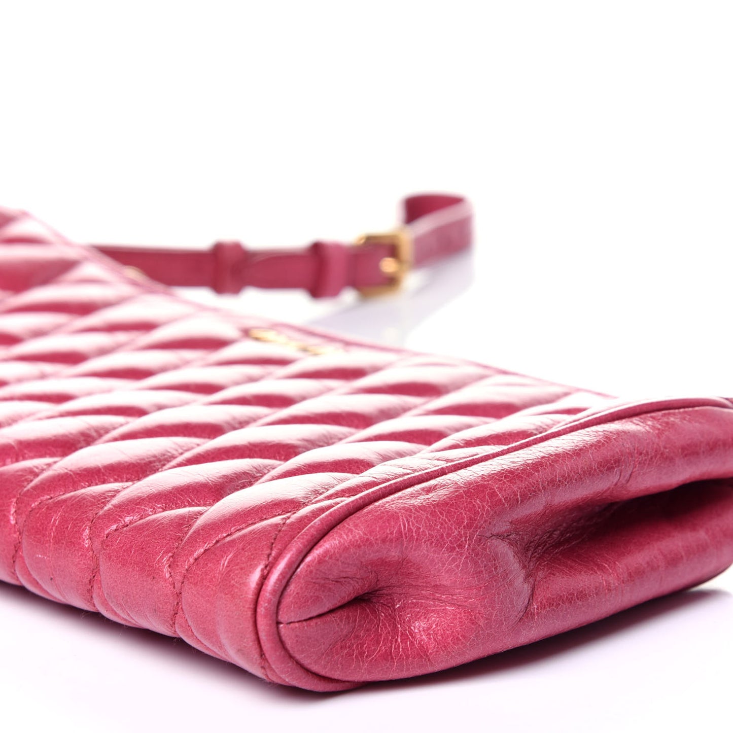 Vitello Shine Quilted Wristlet Peonia
