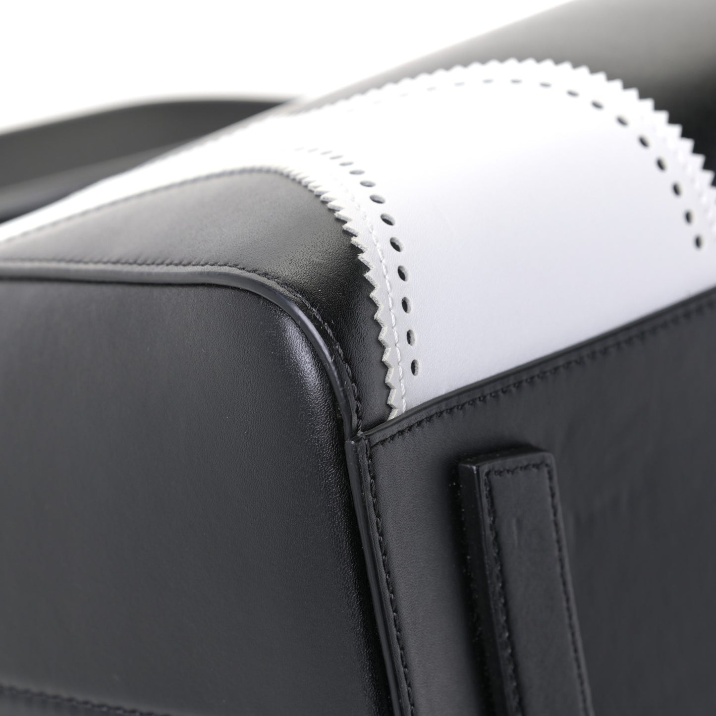 Calfskin Brogue Medium Antigona Black White
