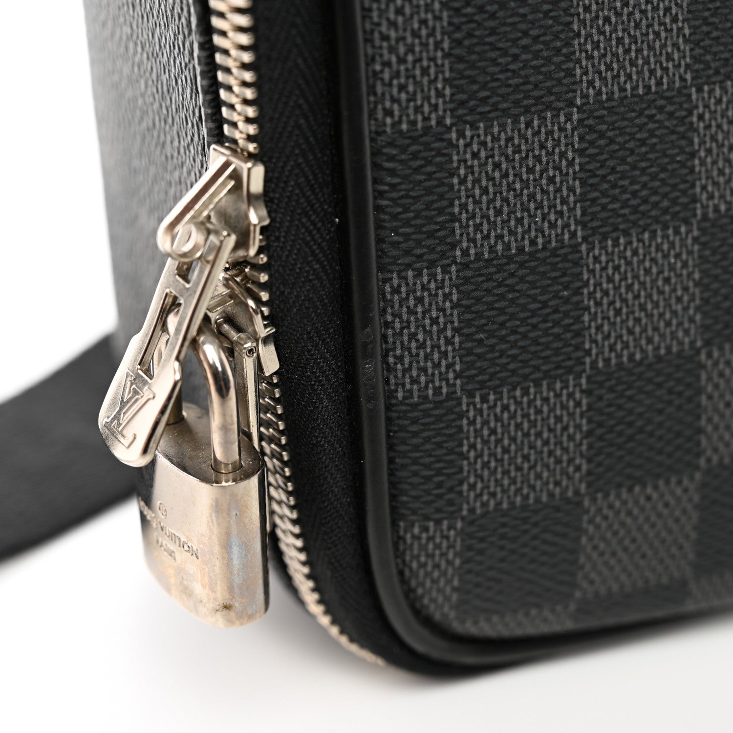 Louis Vuitton Damier Graphite Steeve 9 of 15