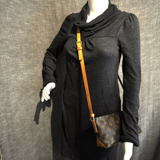 Monogram Trotteur