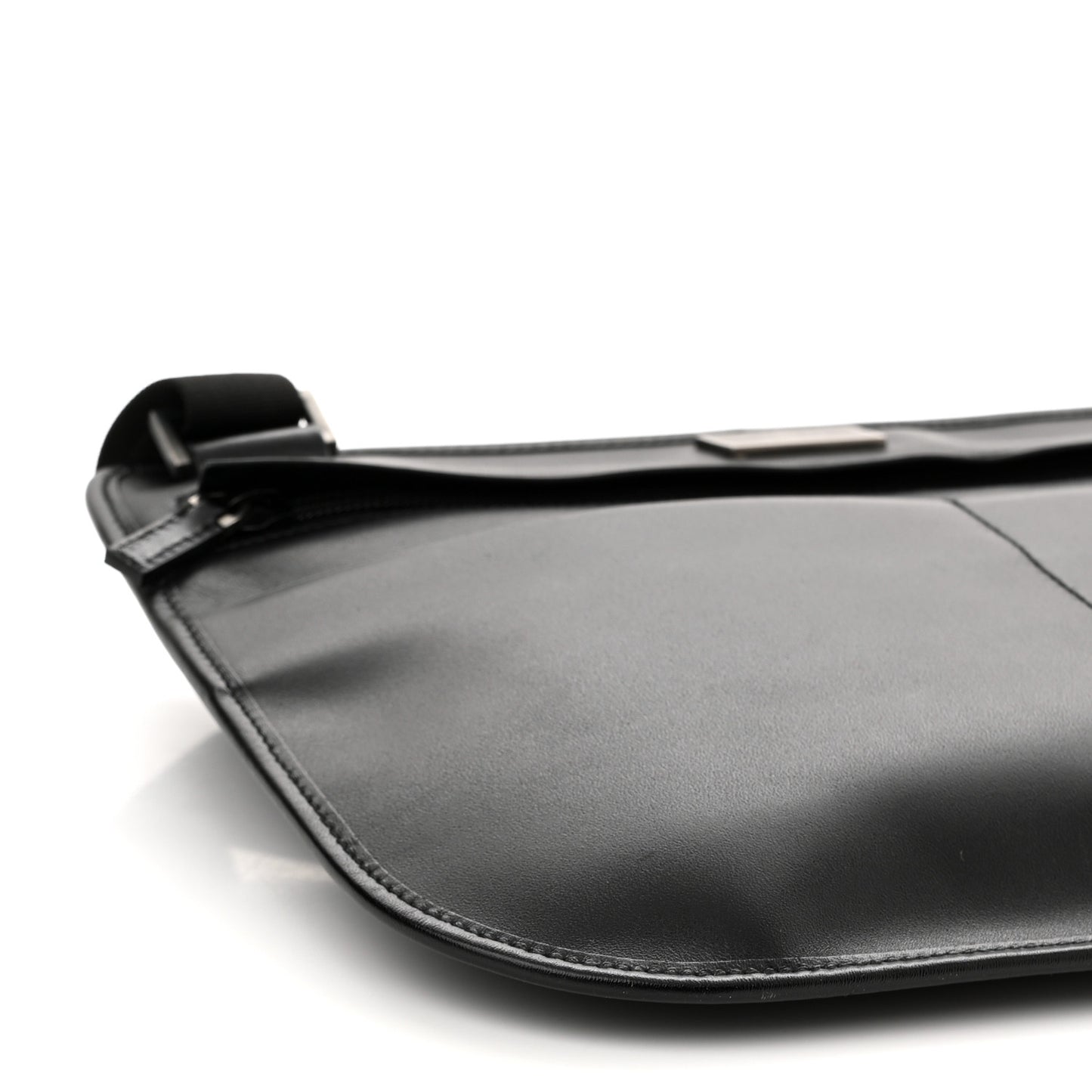 Pebbled Calfskin Medium Soho Messenger Bag Black