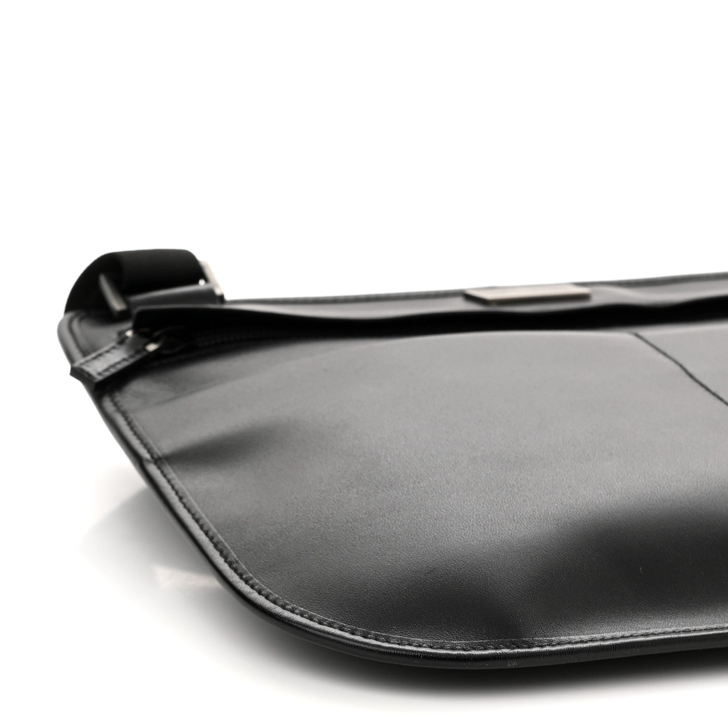 Gucci Pebbled Calfskin Medium Soho Messenger Bag Black 9 of 11