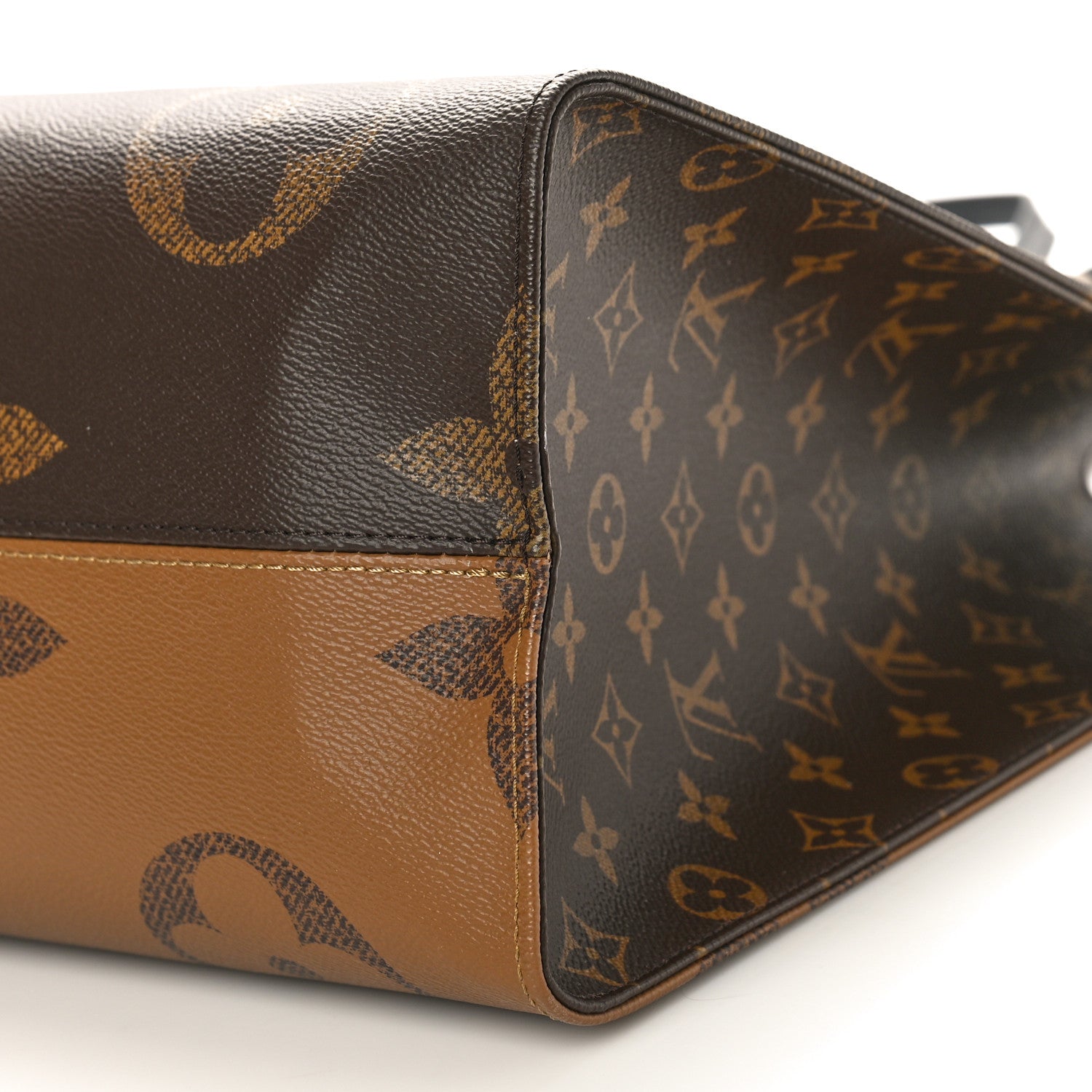 Louis Vuitton Reverse Monogram Giant Onthego GM 8 of 8