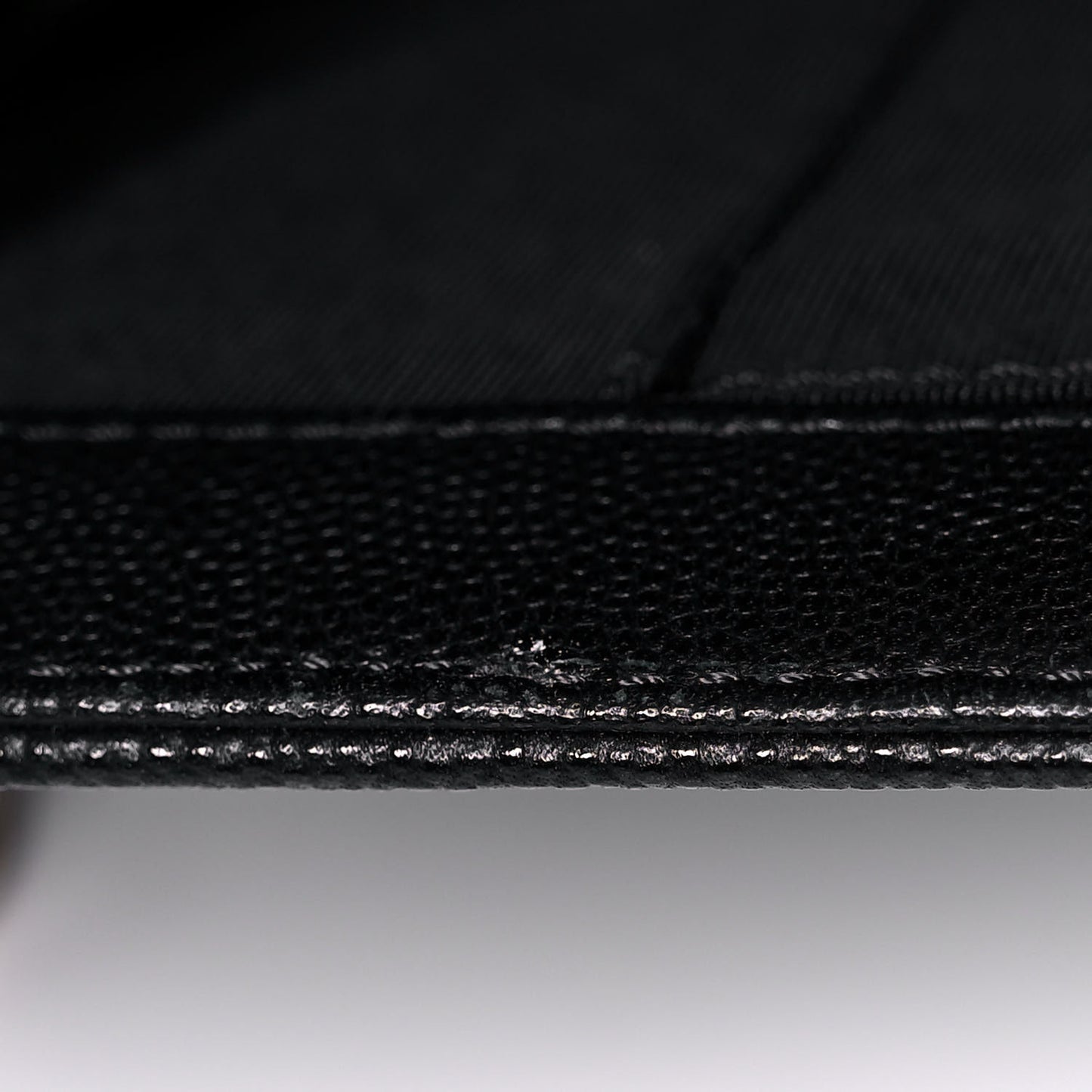 Caviar Quilted New Medium Boy Flap Black