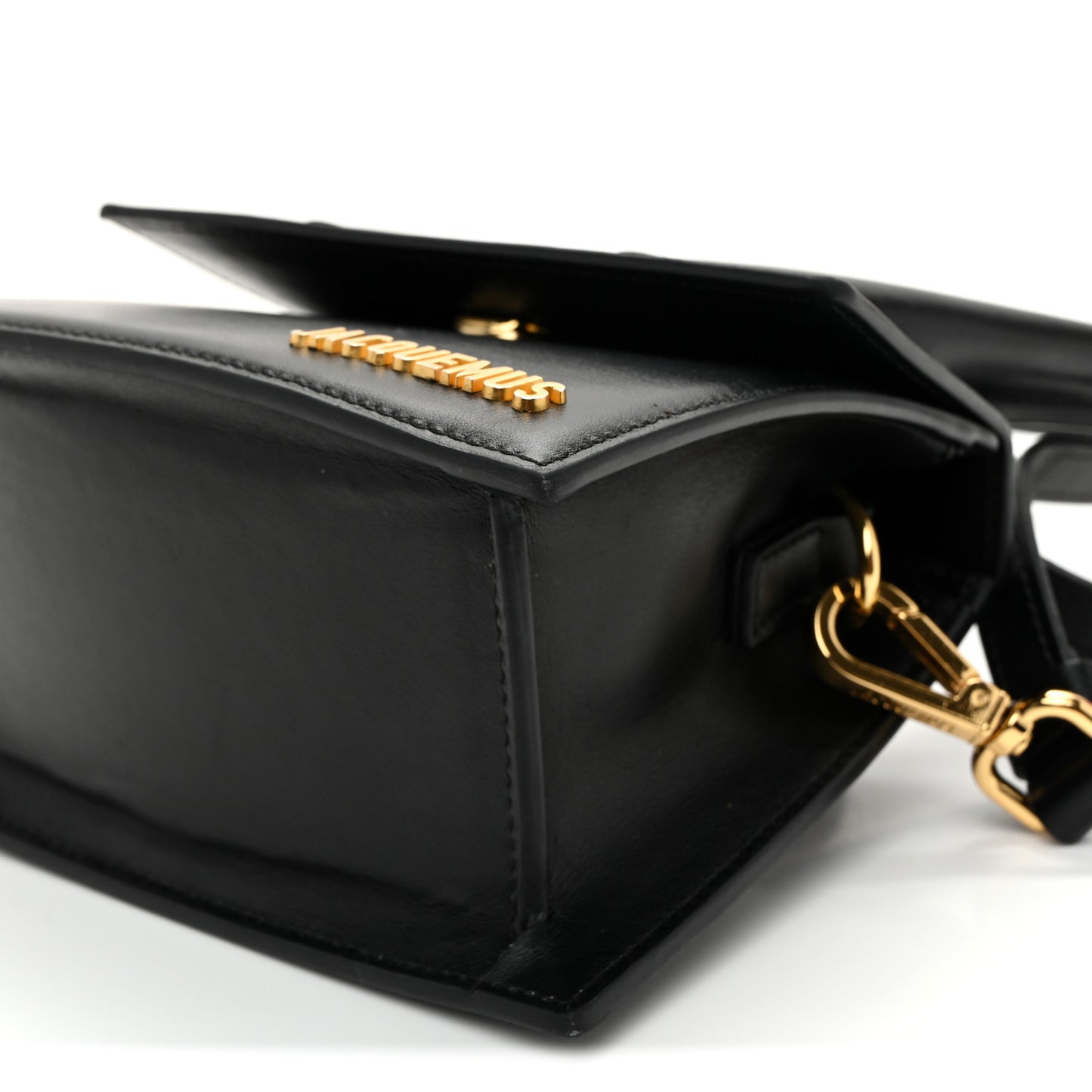Smooth Calfskin Le Chiquito Moyen Black