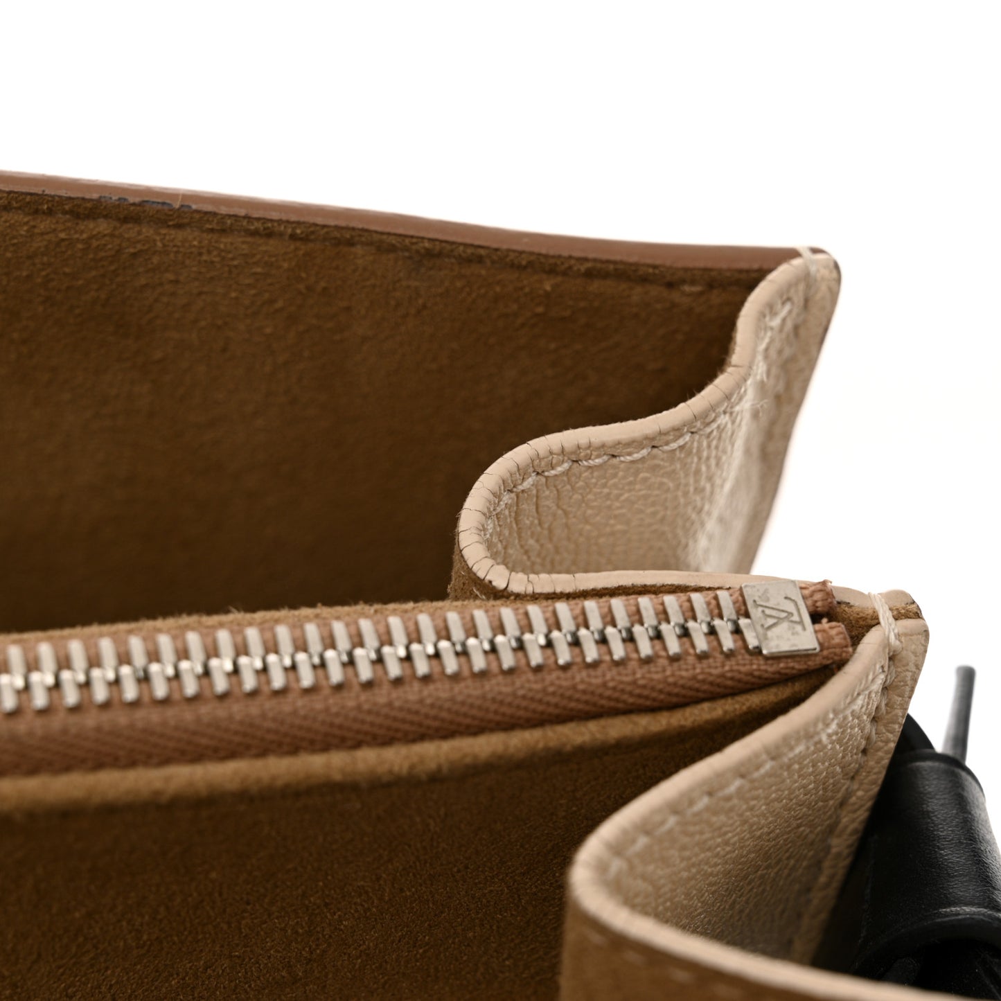 Monogram Cuir Plume Very Tote MM Sesame Creme