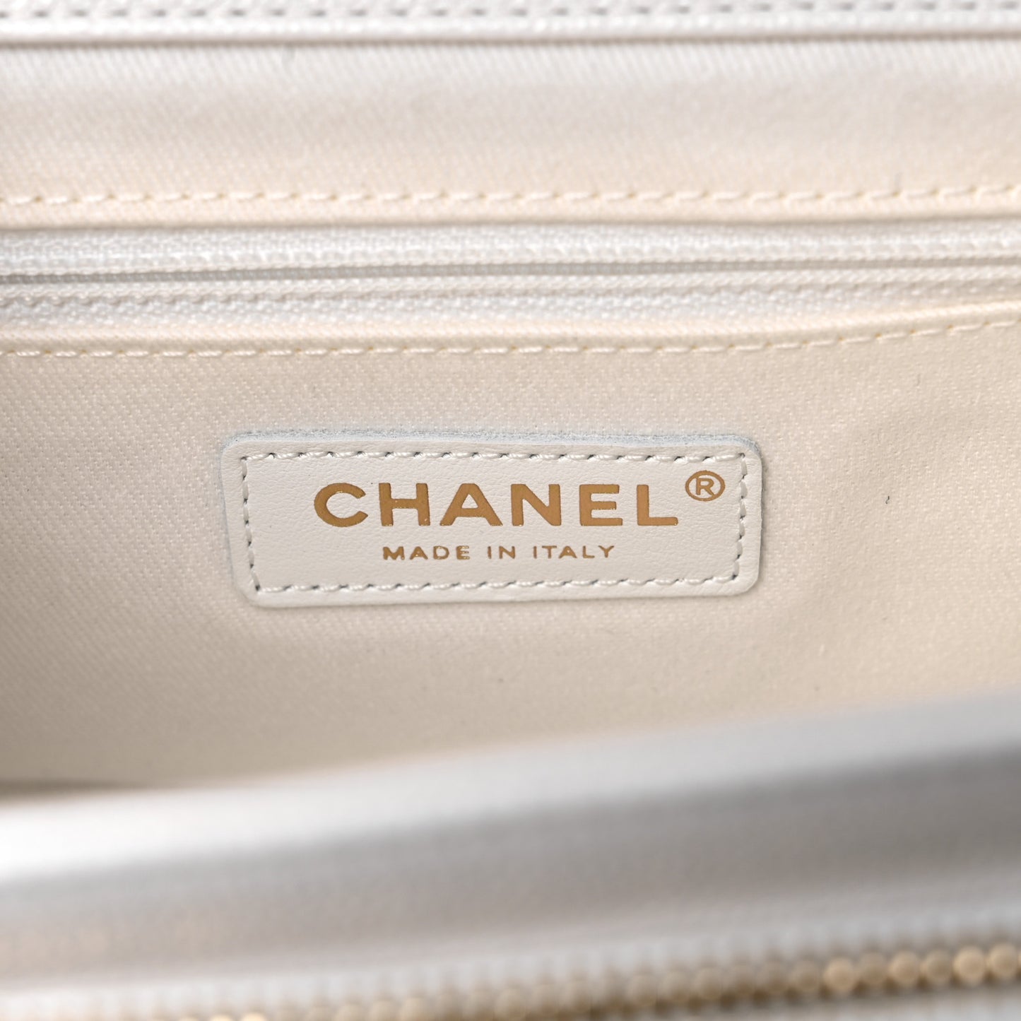 Caviar Quilted Small Business Affinity Flap White