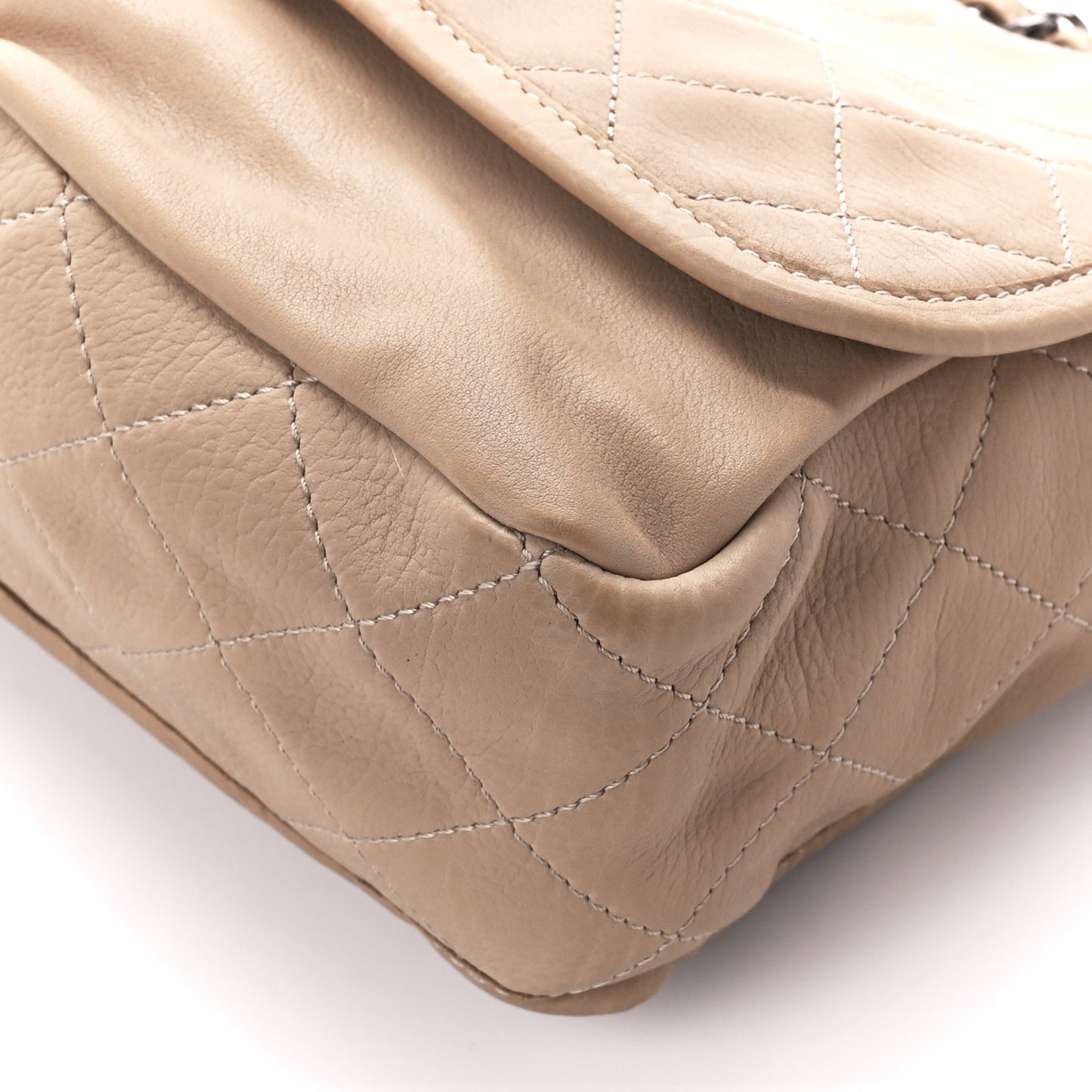 Grained Calfskin Large Natural Beauty Flap Beige