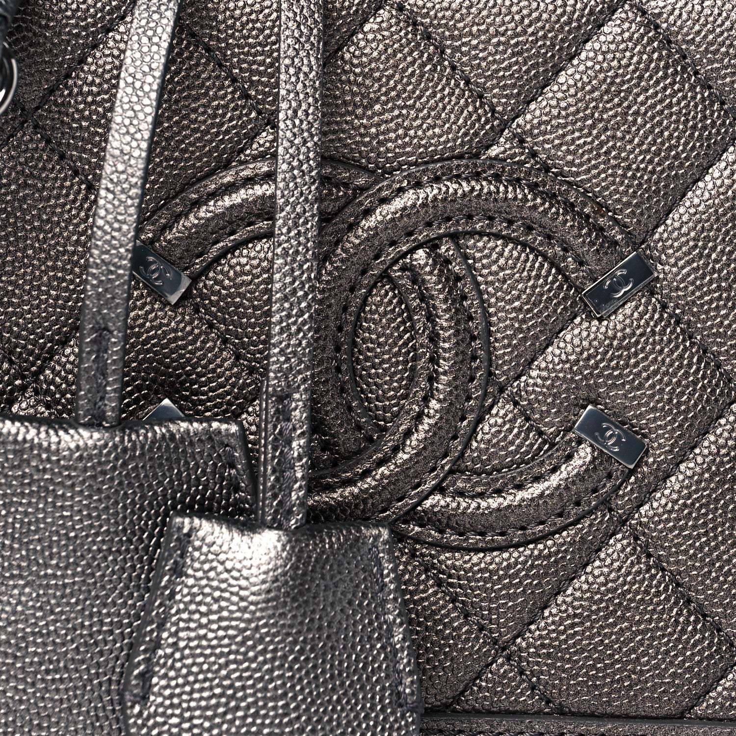 Chanel Caviar Quilted Small CC Filigree Vanity Case Dark Silver 7 of 9