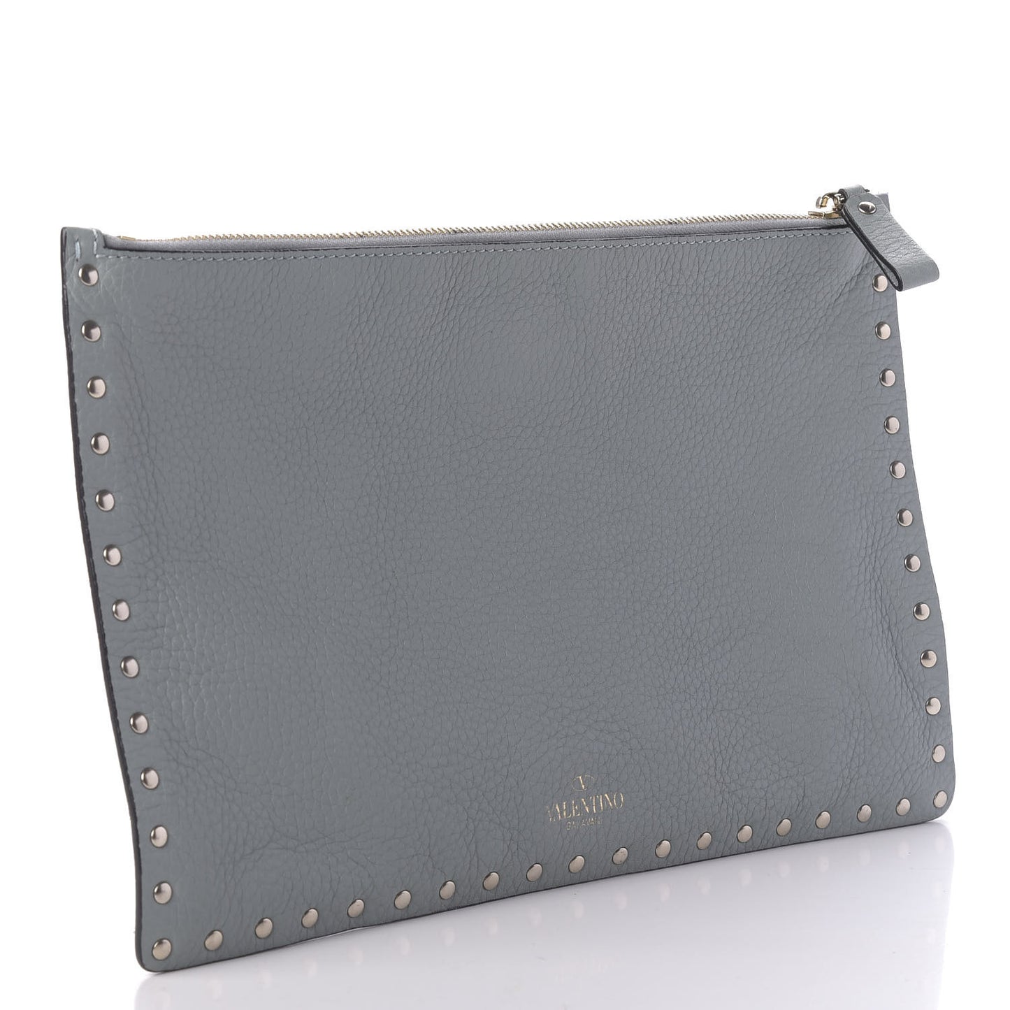 Pebbled Calfskin Large Rockstud Zip Pouch Nube