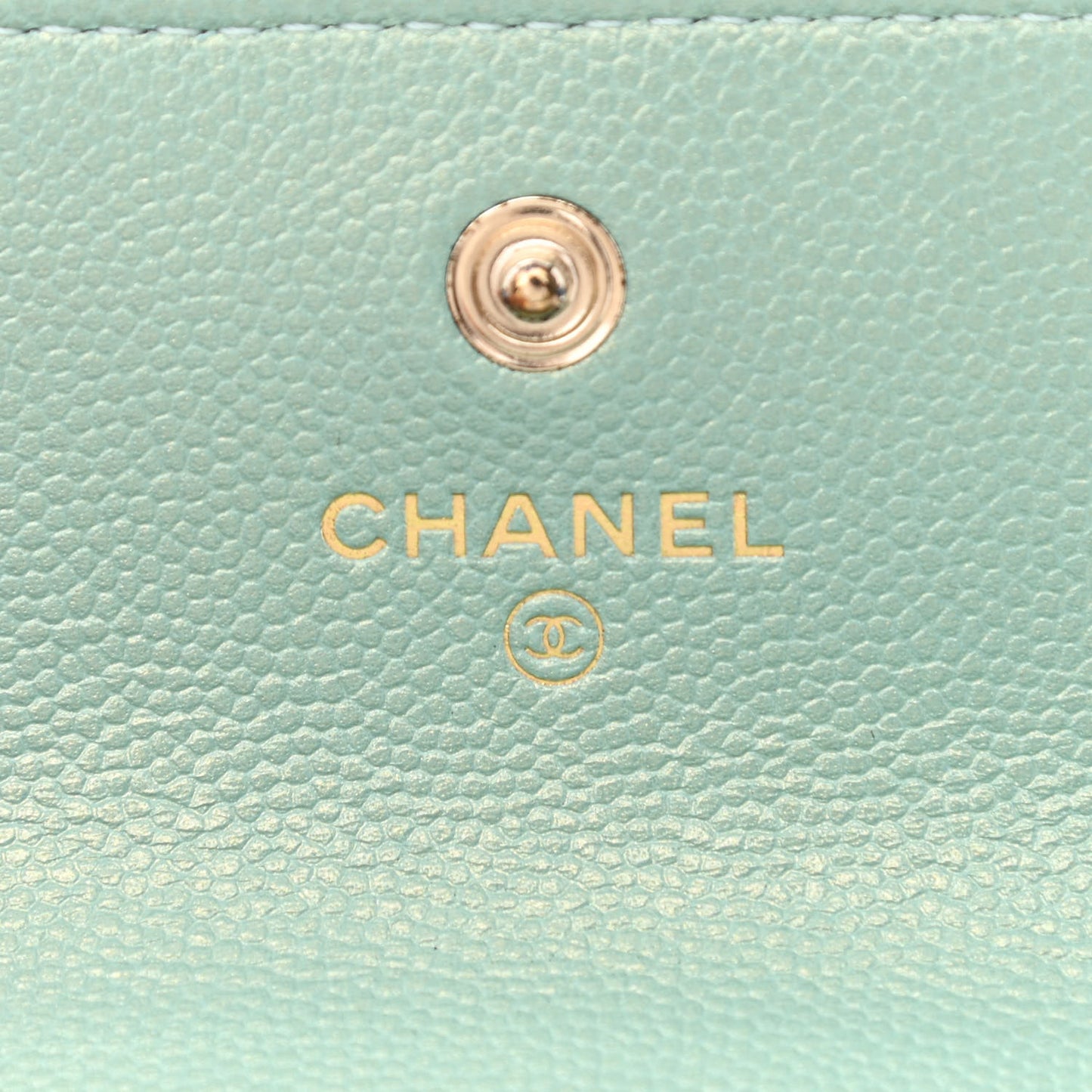 Iridescent Caviar Quilted Pearl Card Holder On Chain Green
