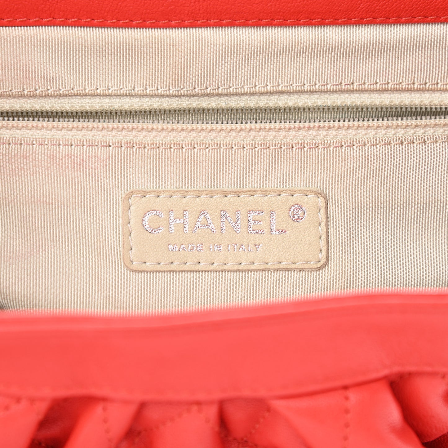 Washed Lambskin Medium Chain Around Messenger Red
