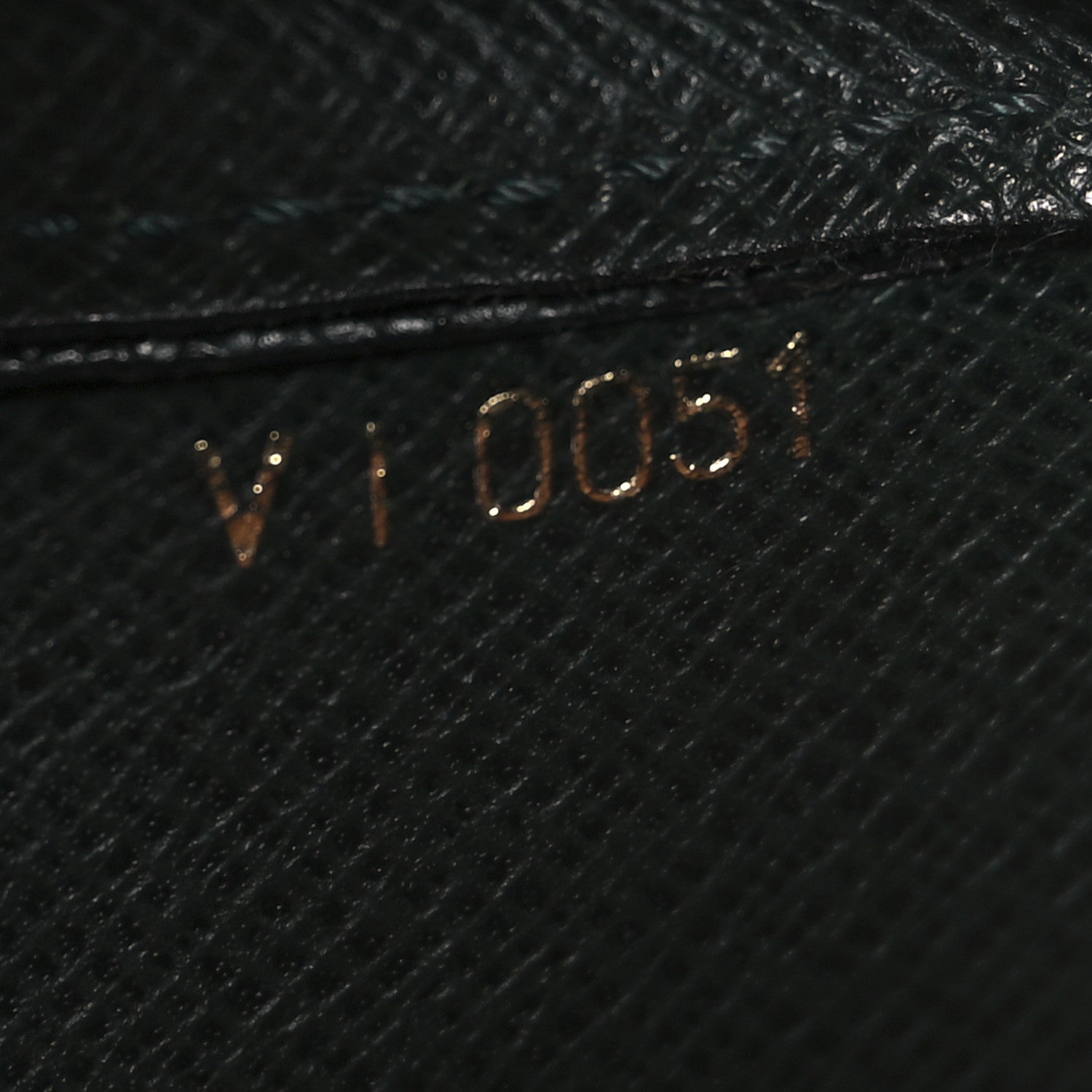 Louis Vuitton Taiga Baikal Pochette Epicea 7 of 10
