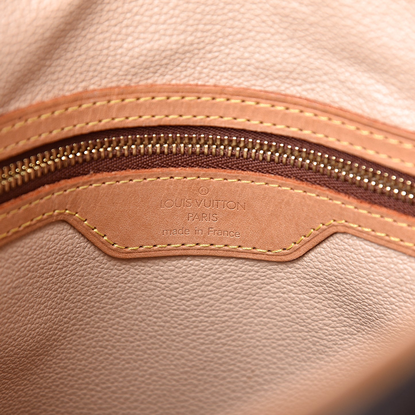 Monogram Petit Bucket 23