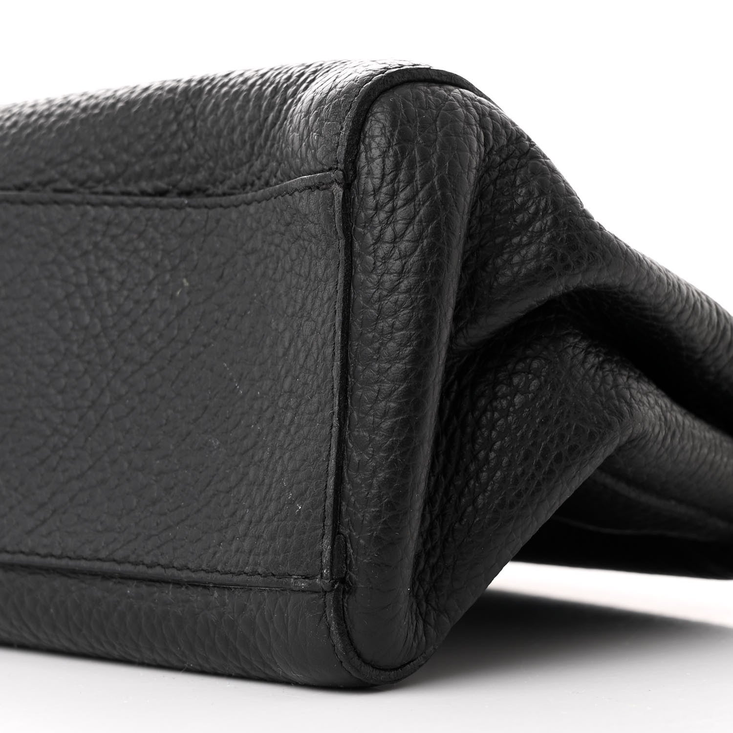 Prada Vitello Daino Steel Handle Clutch Black 1665638 – FASHIONPHILE