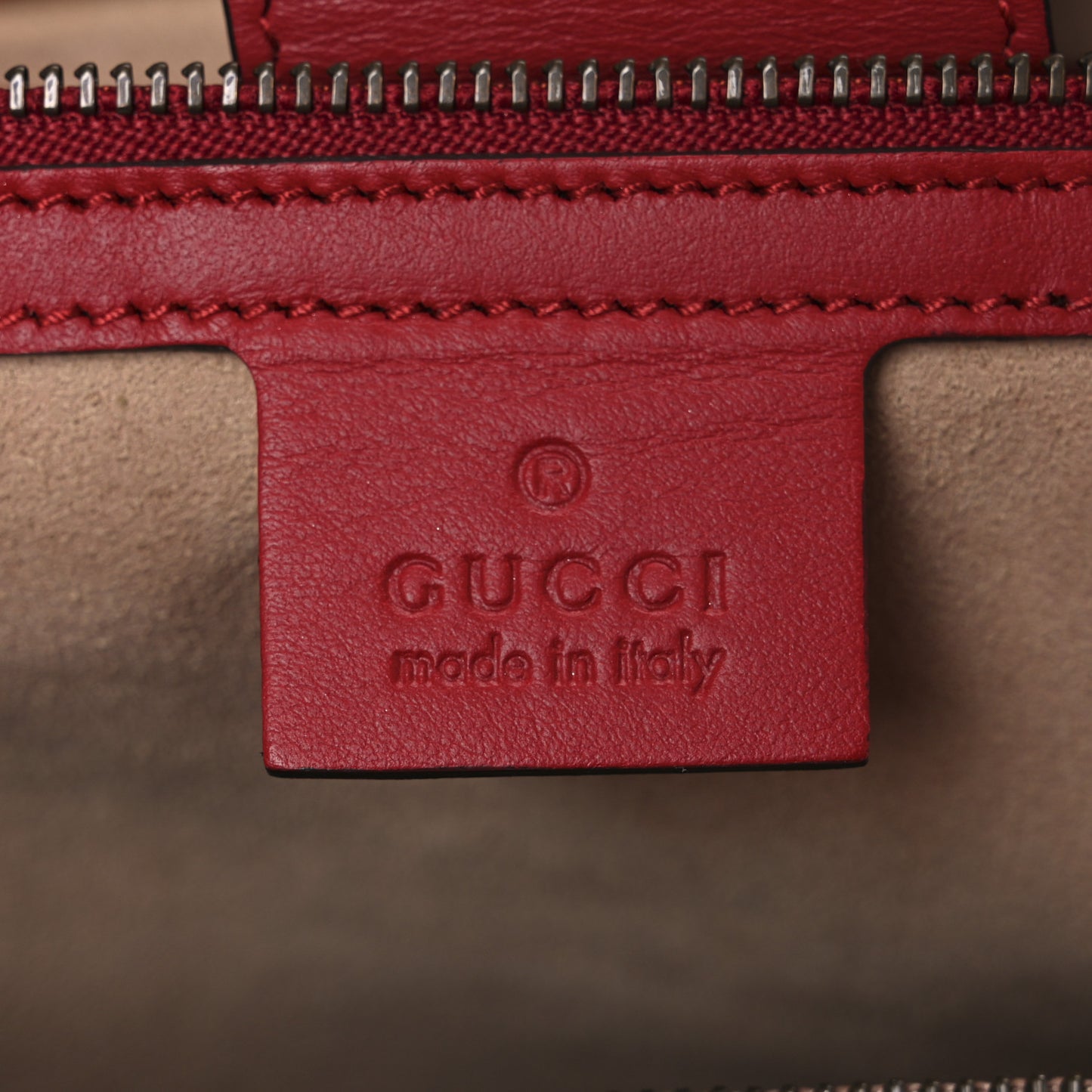 Calfskin Matelasse Medium GG Marmont Tote Hibiscus Red