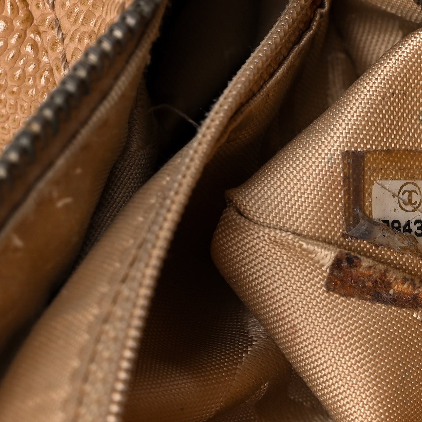 Caviar CC Wood Chain Hobo Maize