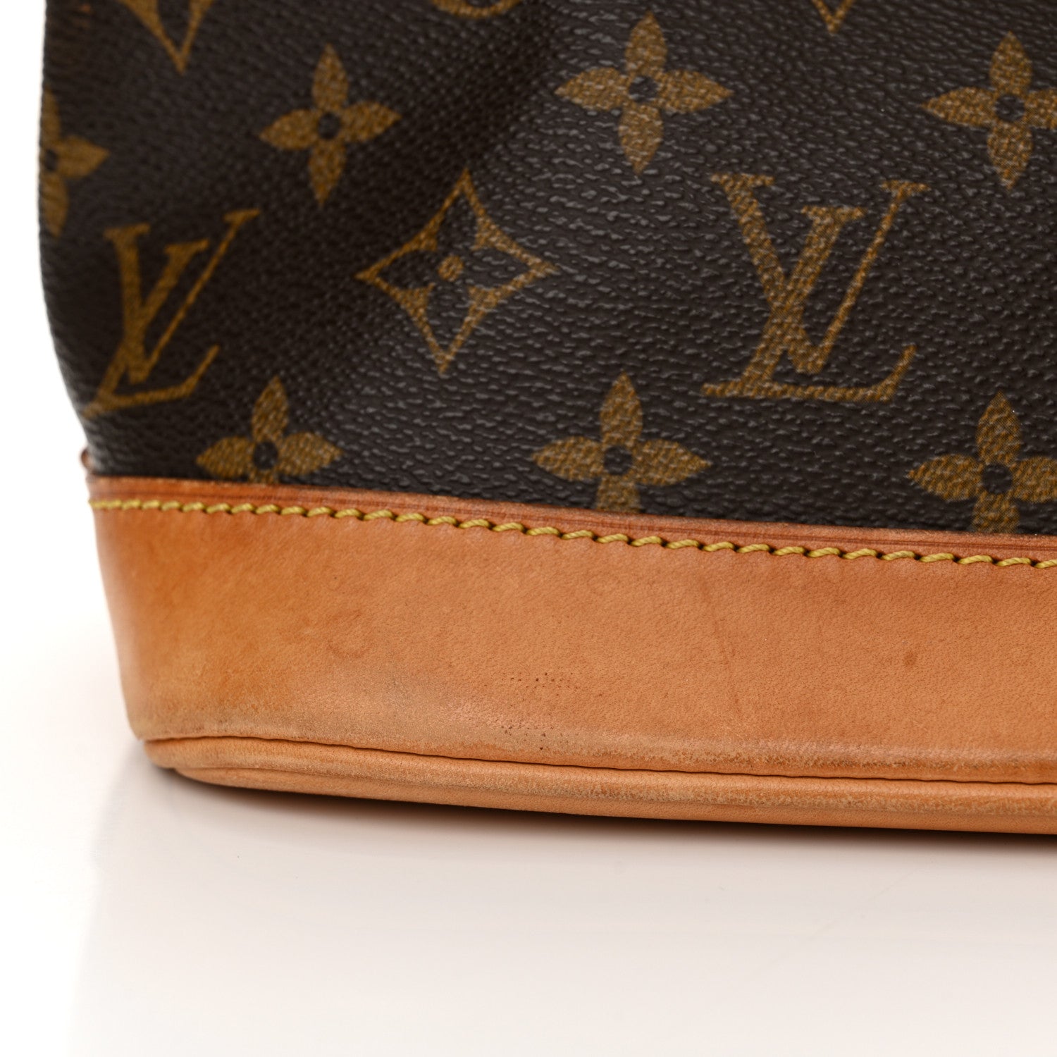 Louis Vuitton Monogram Alma PM 12 of 17