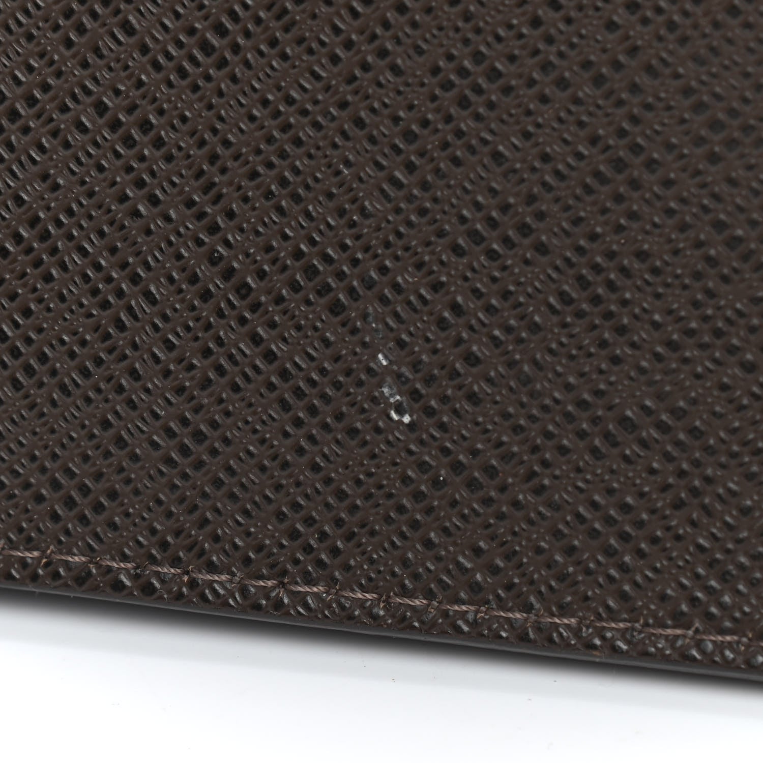 Louis Vuitton Taiga Pochette Belaia Grizzli 7 of 10