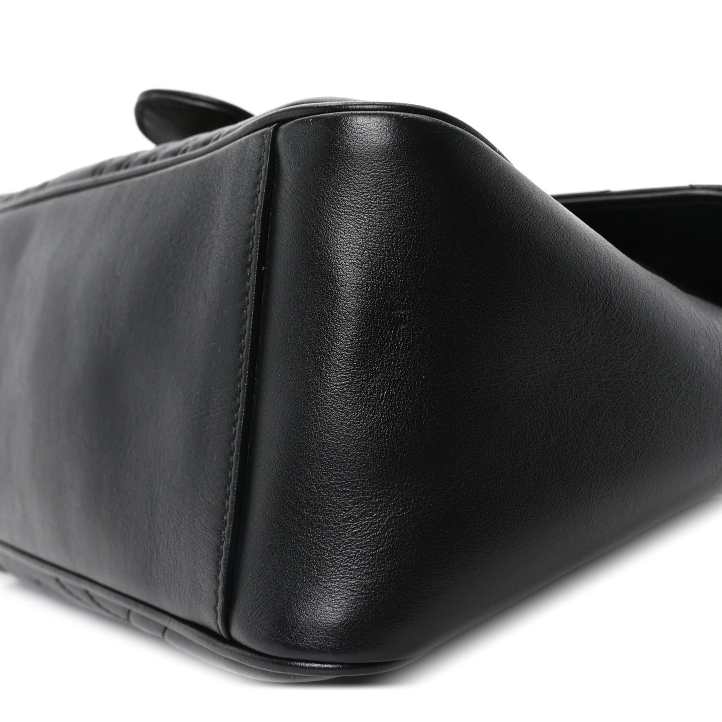 Calfskin Matelasse Medium GG Marmont Top Handle Shoulder Bag Black