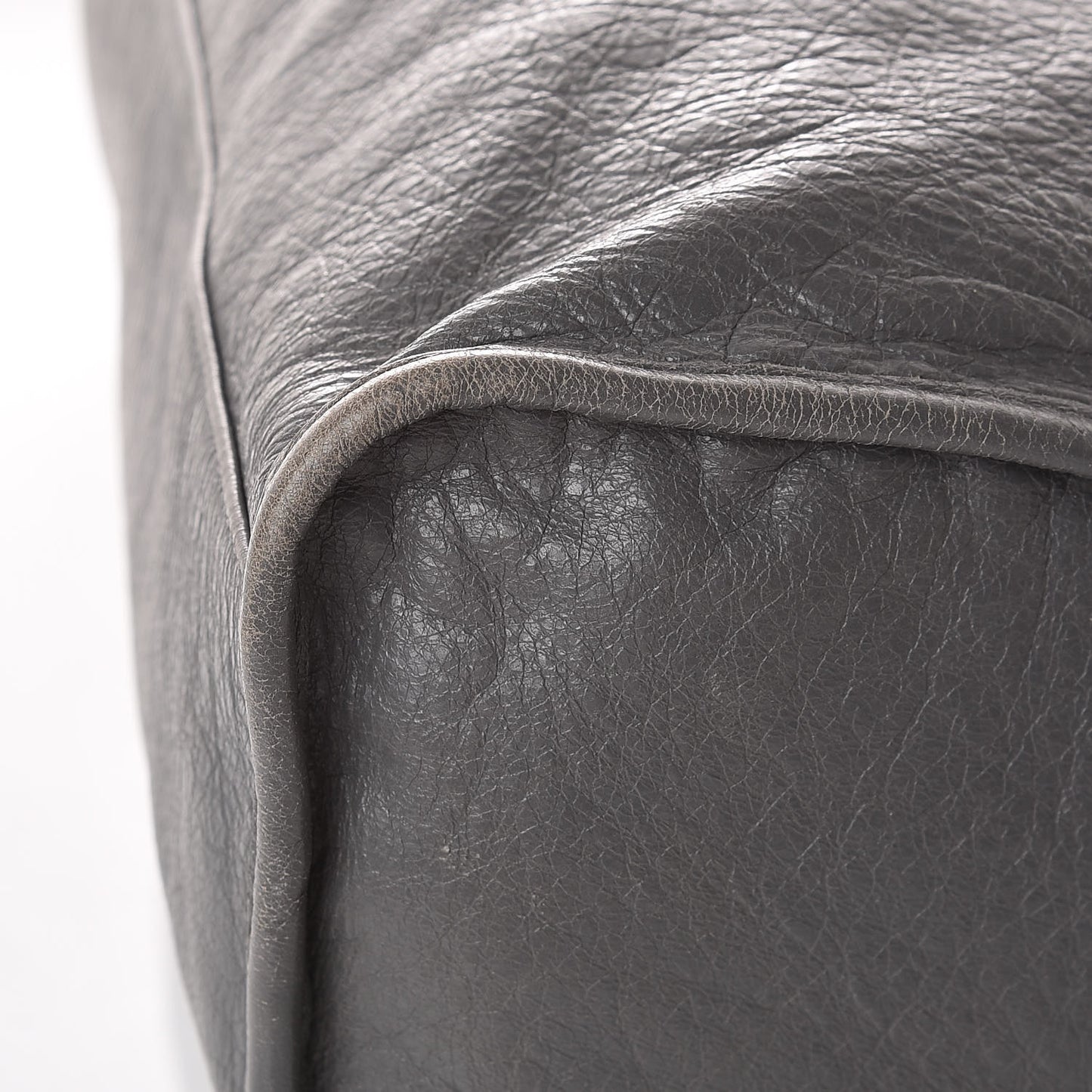 Agneau Silver Metallic Edge Hardware City Gris Cendre
