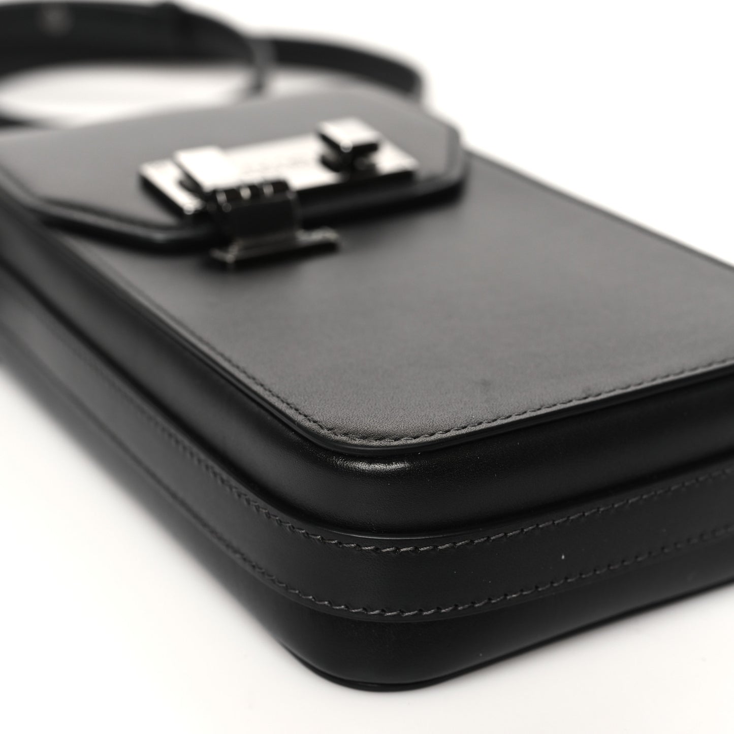 Smooth Calfskin Vertical Pouch Black