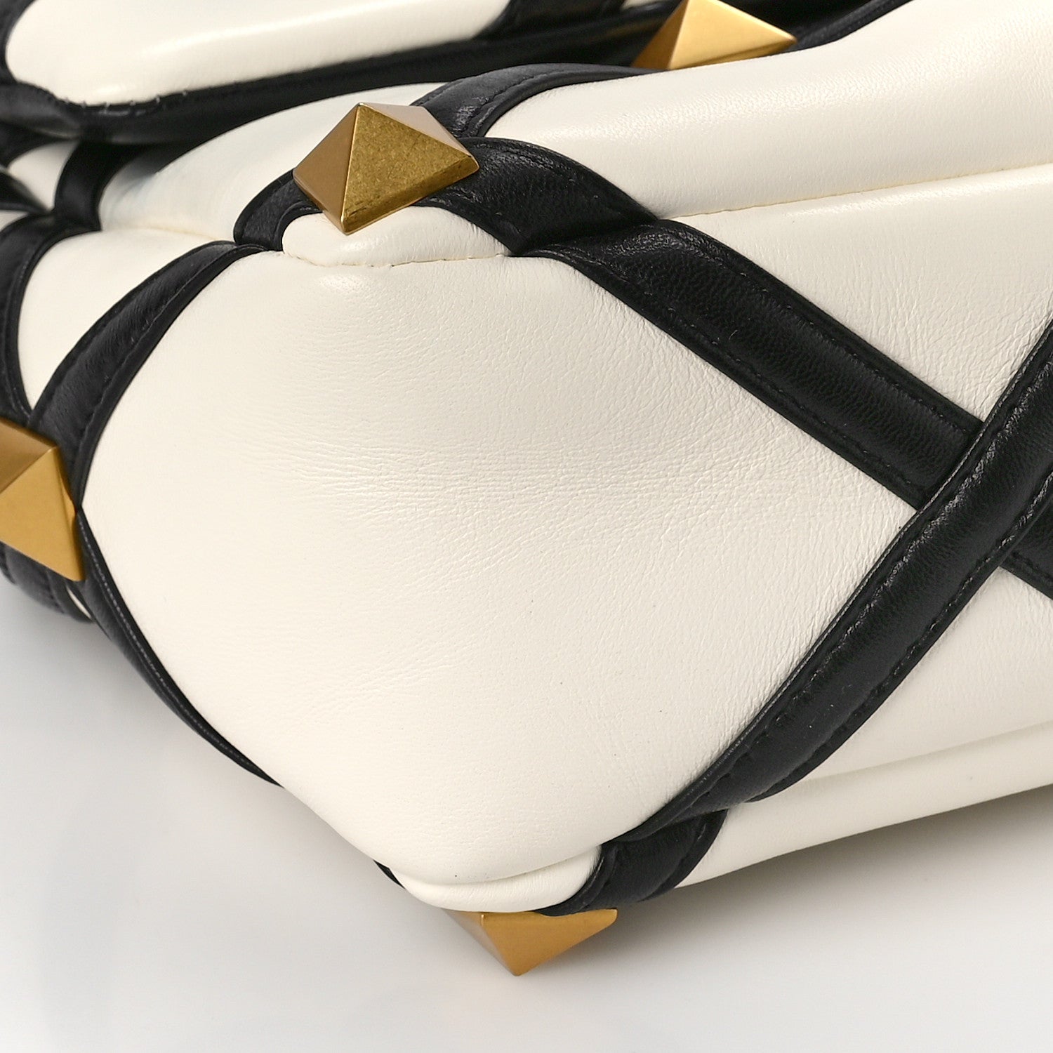 Valentino Garavani Nappa Large Roman Stud Shoulder Bag Ivory Black 7 of 9