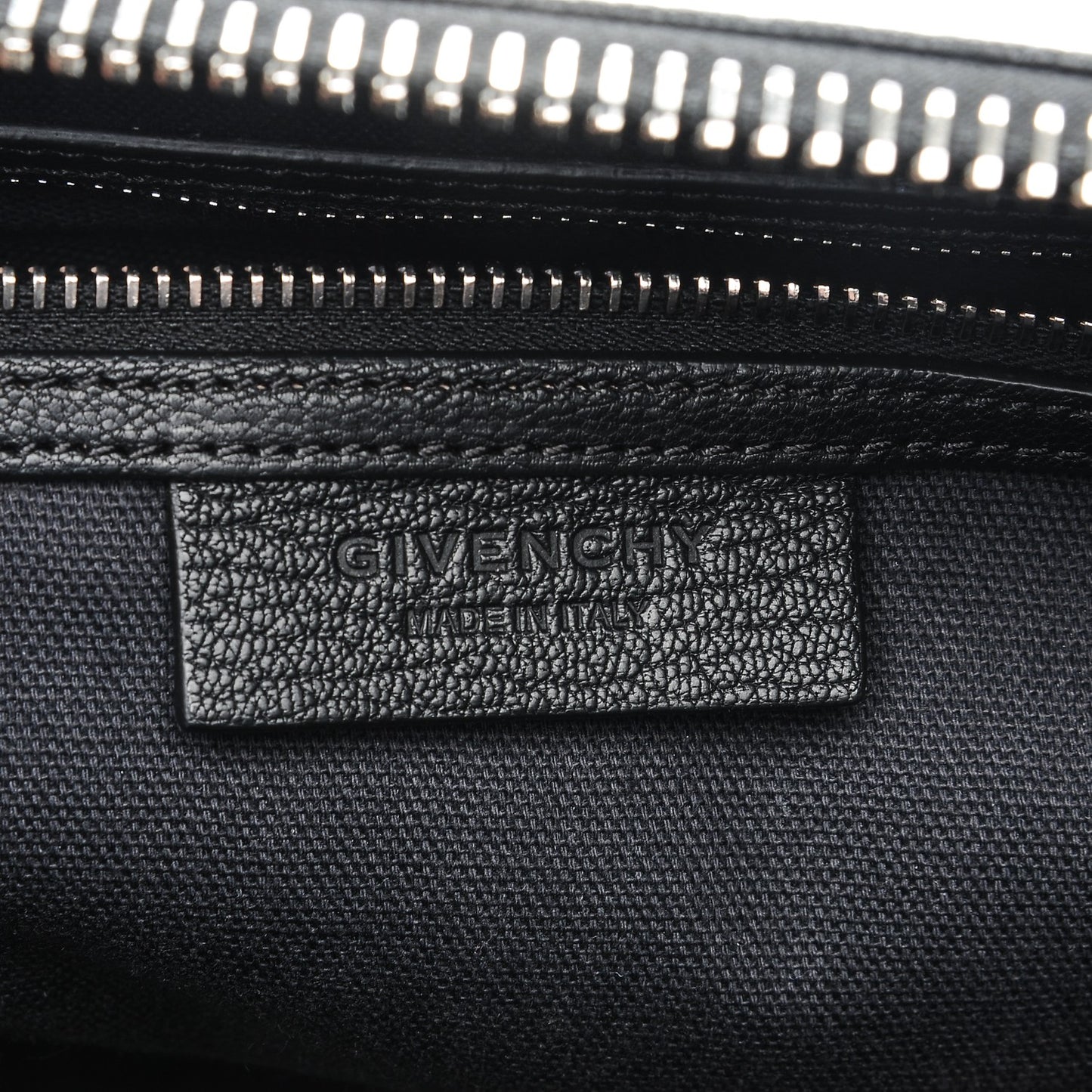 Sugar Goatskin Medium Antigona Black