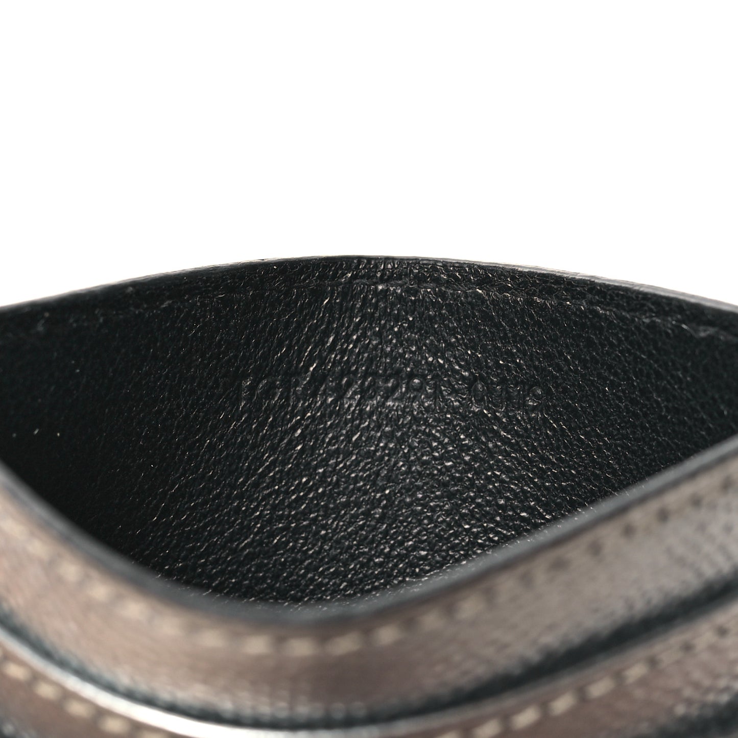 Metallic Grain De Poudre Matelasse Chevron Monogram Credit Card Case Argento