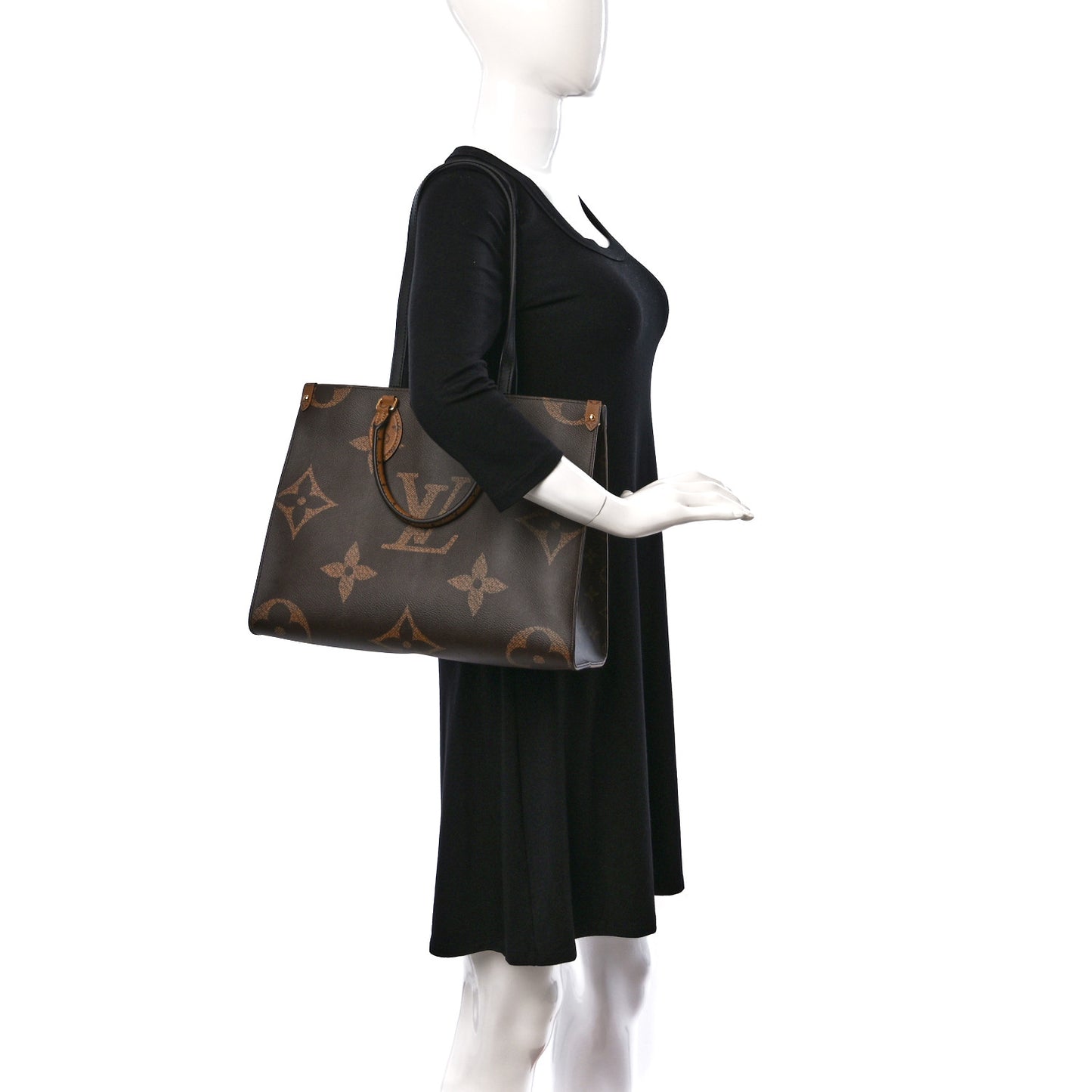 Reverse Monogram Giant Onthego MM