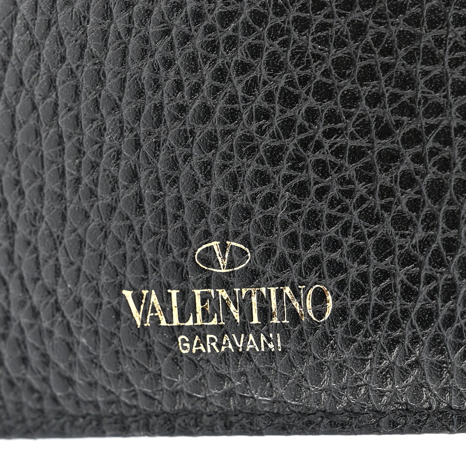 Valentino Garavani Pebbled Calfskin Rockstud Card Holder Black