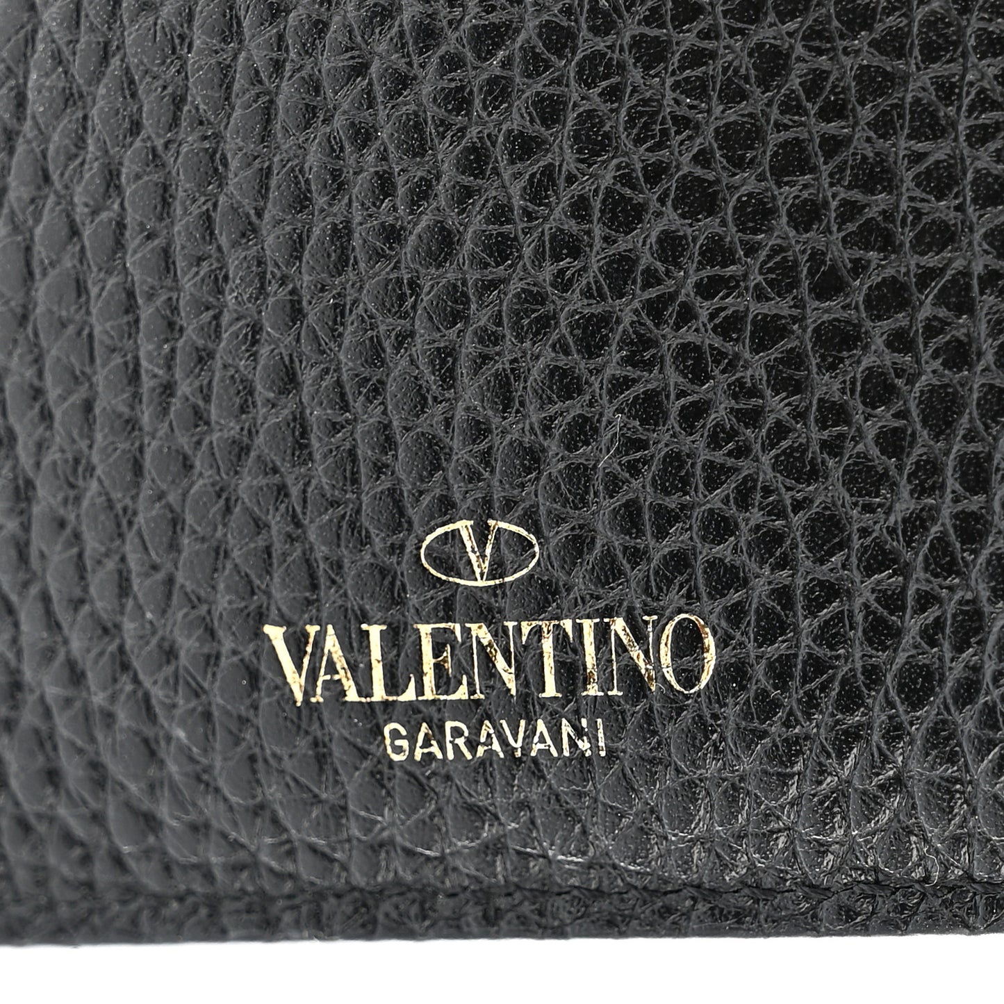 Pebbled Calfskin Rockstud Card Holder Black