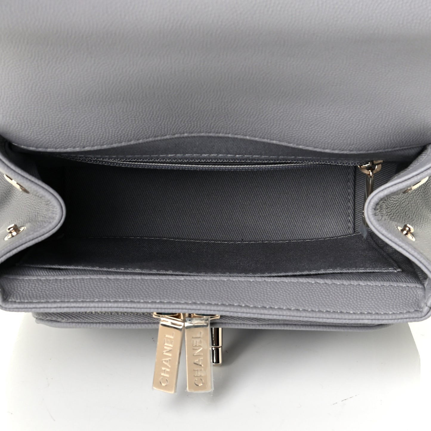 Caviar Quilted Small Business Affinity Flap Grey
