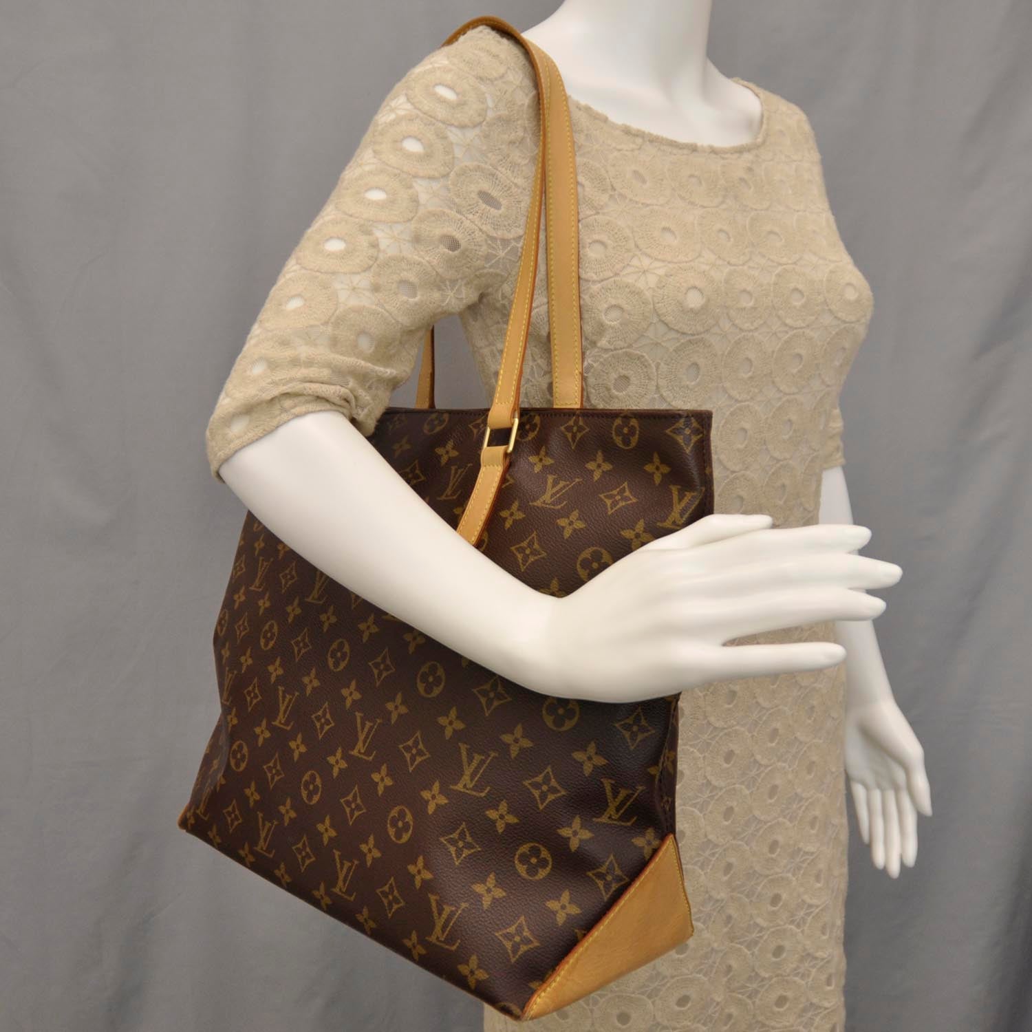Louis Vuitton Monogram Cabas Mezzo 2 of 9