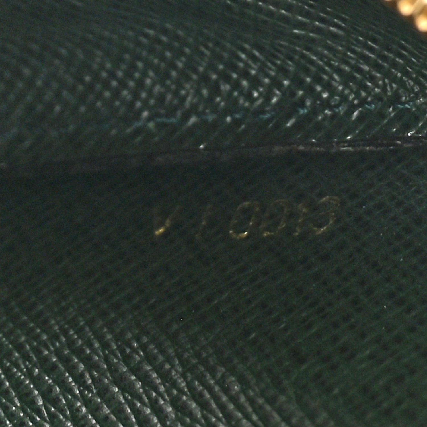 Louis Vuitton Taiga Baikal Pochette Epicea 7 of 7