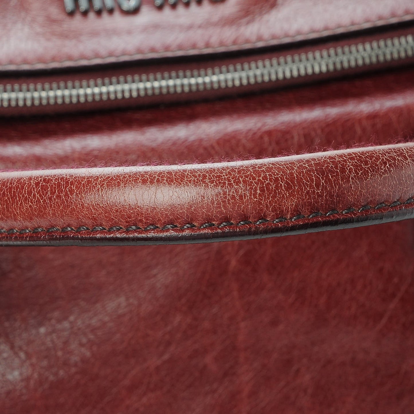 Vitello Lux Medium Bow Bag Amarena