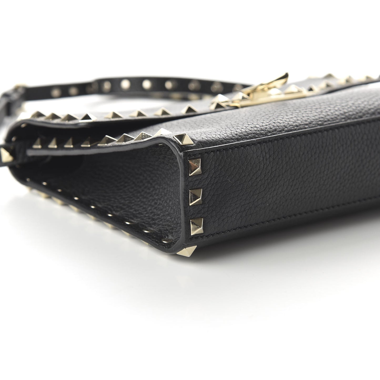 Pebbled Calfskin Medium Rockstud Flip Lock Crossbody Bag Black