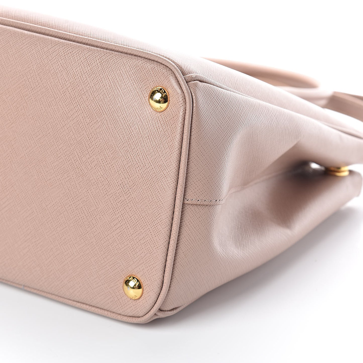 Saffiano Medium Galleria Double Zip Tote Cammeo