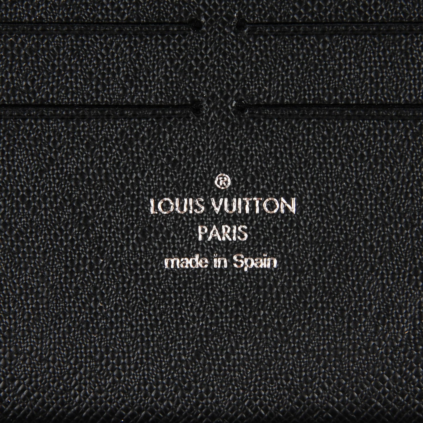 Graphite Illustre Zippy Wallet
