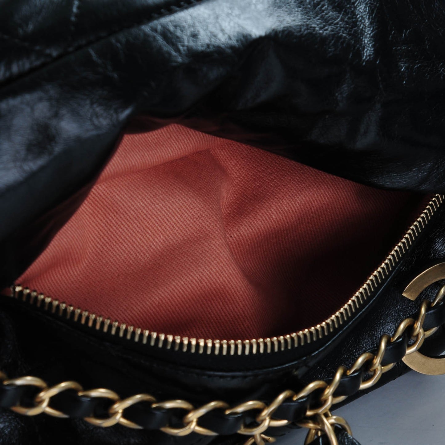Calfskin Quilted Baluchon Black