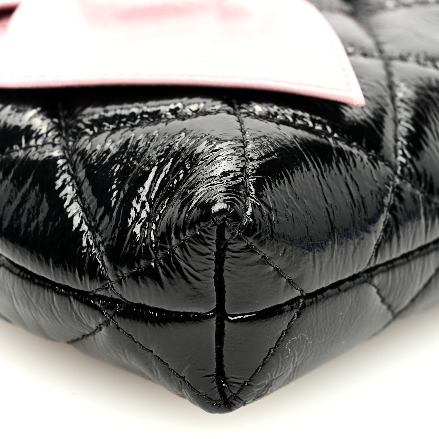 Patent Crumpled Lambskin Quilted Clutch With Chain Black Pink